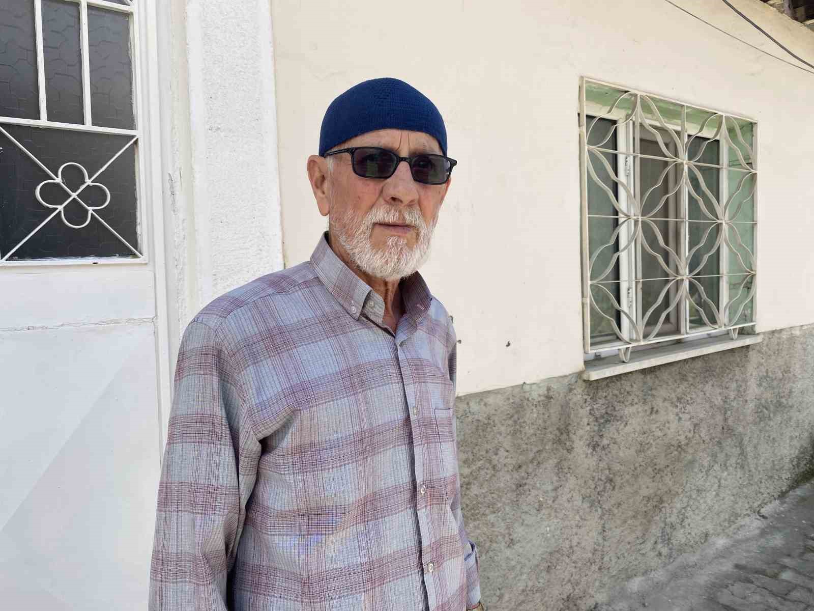 &Ccedil;&ouml;p ev mahalleliyi isyan ettirdi
