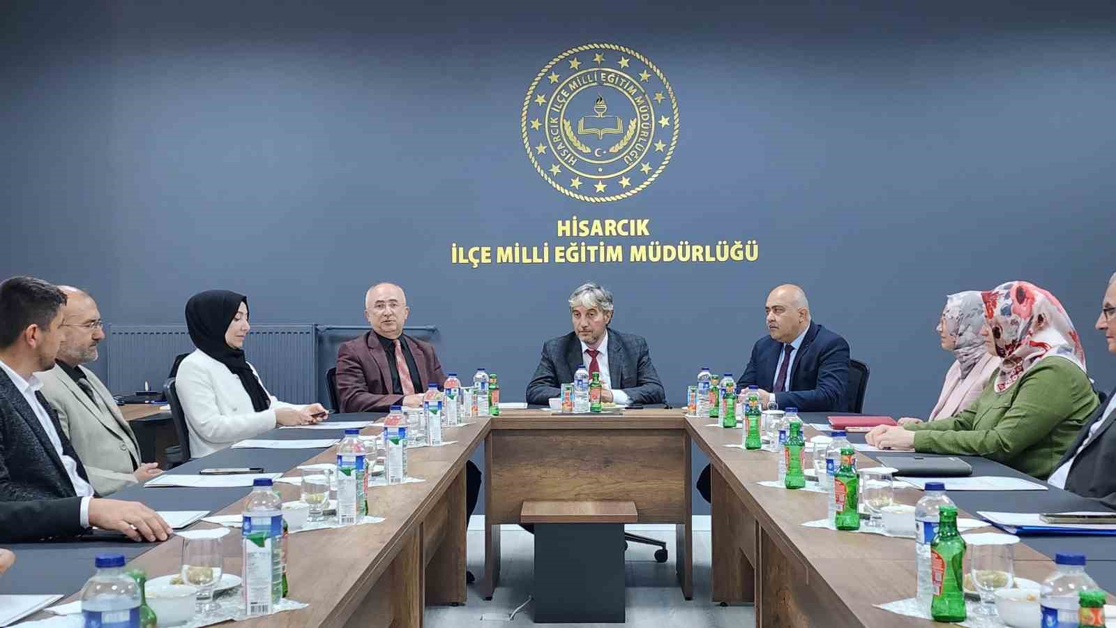 Kütahya İl Milli Eğitim Müdürü Yılmaz, Hisarcık’ta okul ve kurum müdürleriyle buluştu