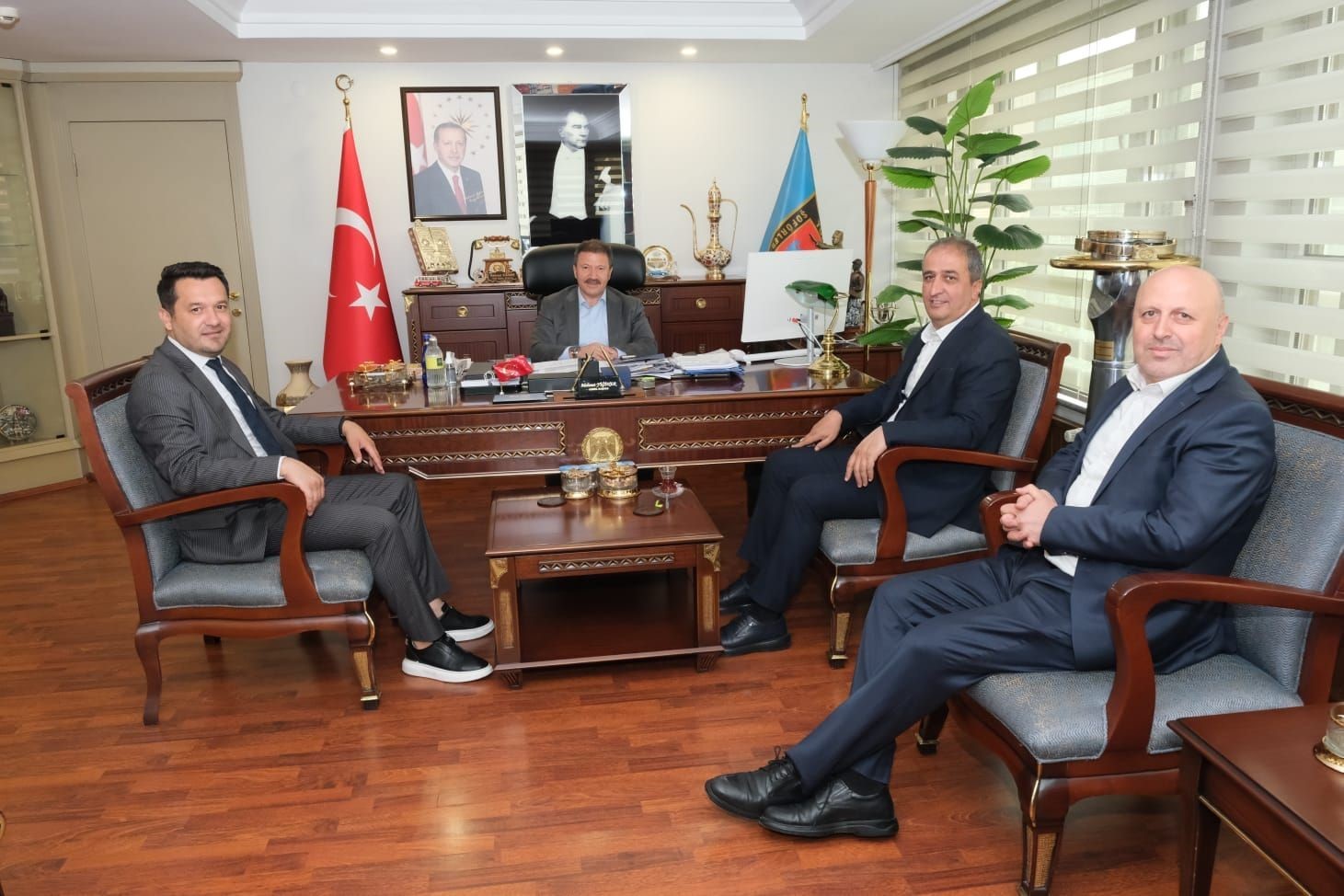 Okul servis ara&ccedil;larında yaş sınırı bir yıl daha uzatıldı
