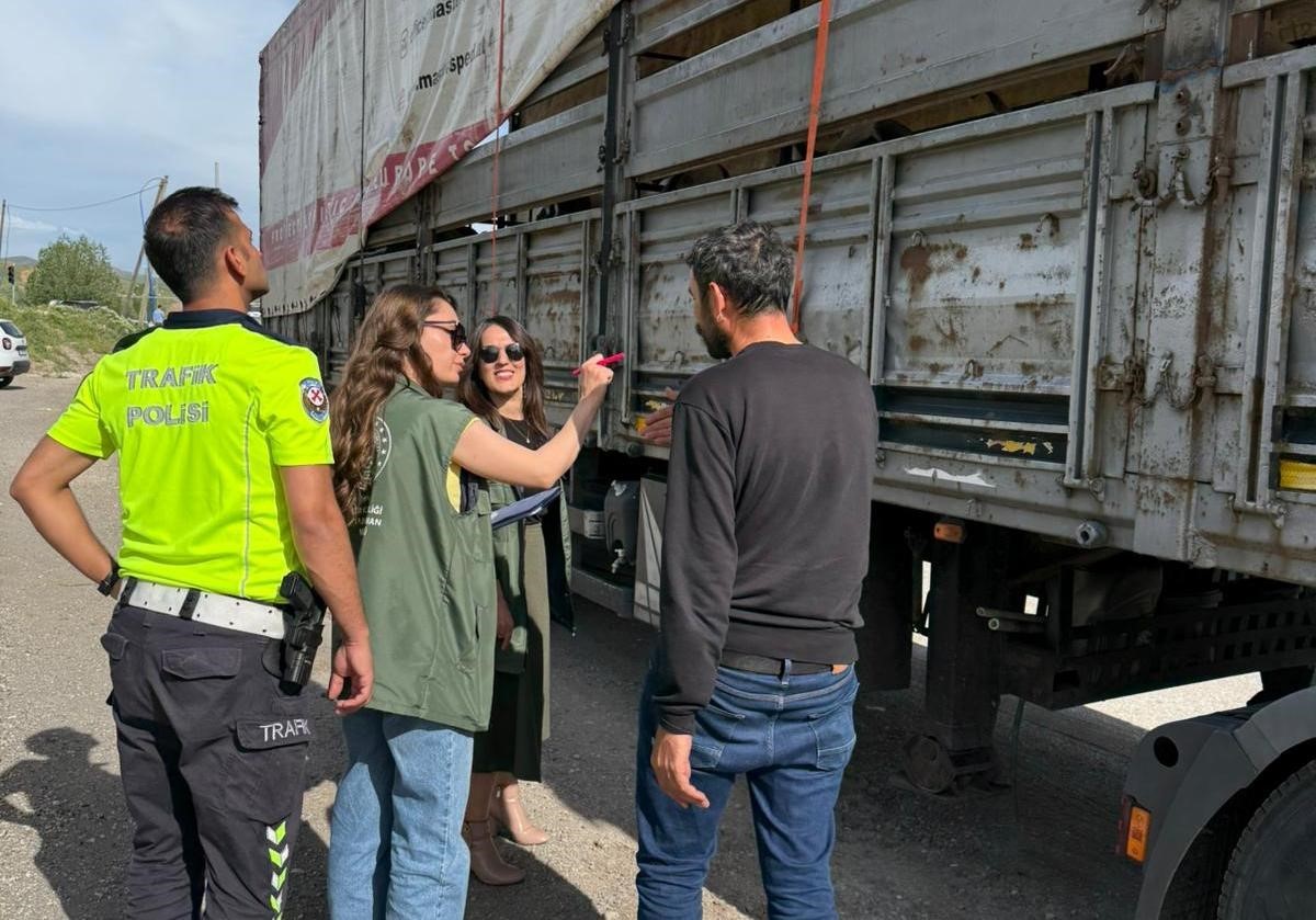 Kurbanlık hayvan sevkiyatlarına y&ouml;nelik denetimler artırıldı

