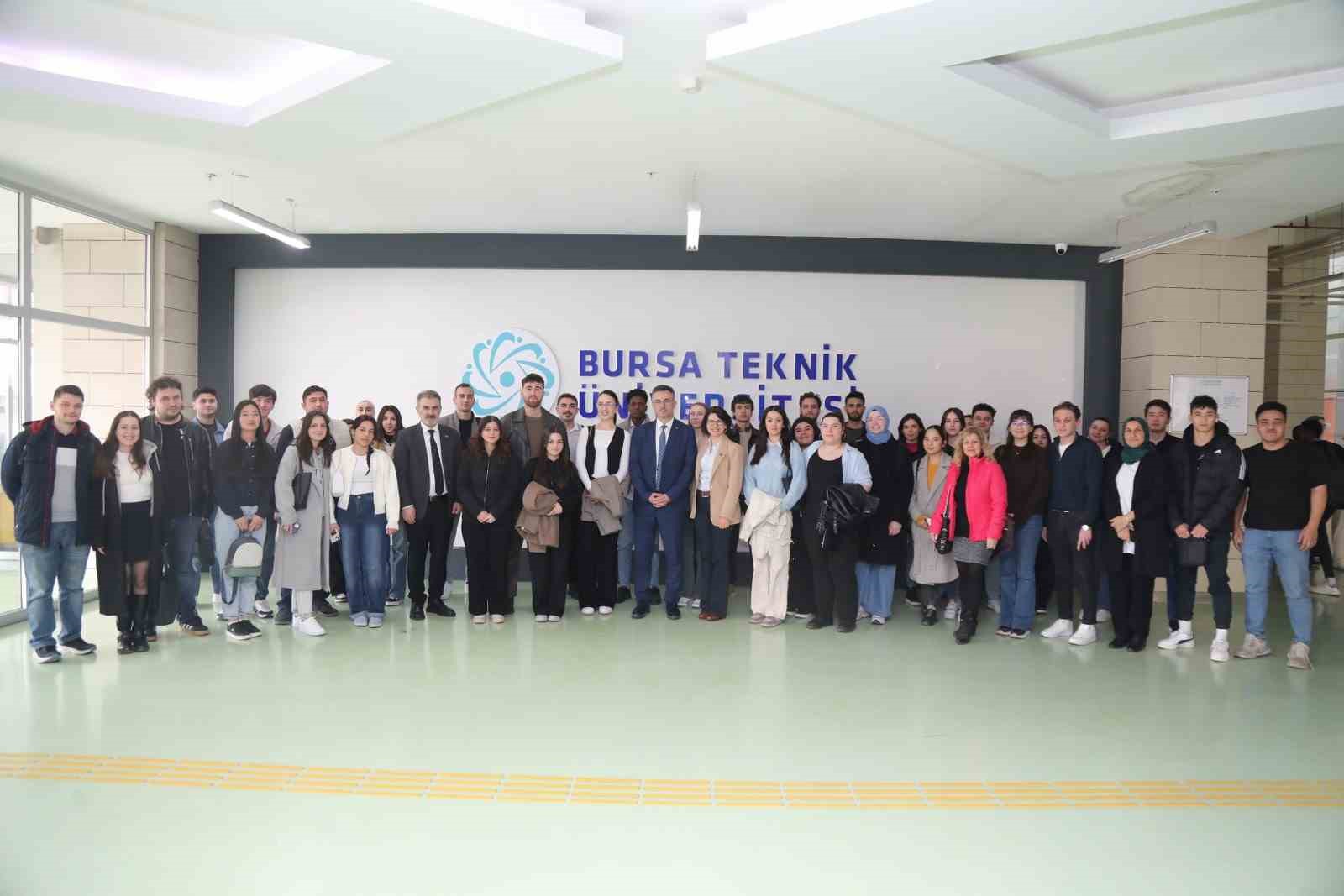 Rektör Çağlar’dan öğrencilere yurt müjdesi
