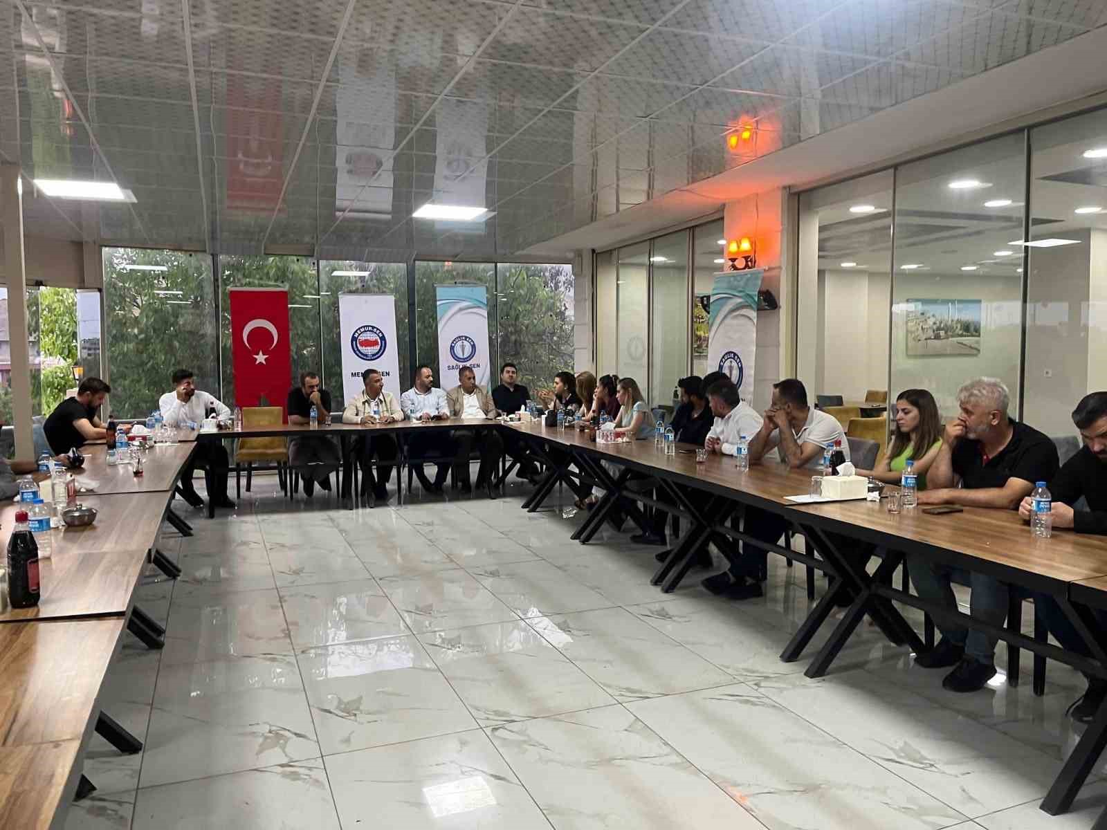 Sendika &uuml;yeleri toplu s&ouml;zleşmeye hazırlanıyor
