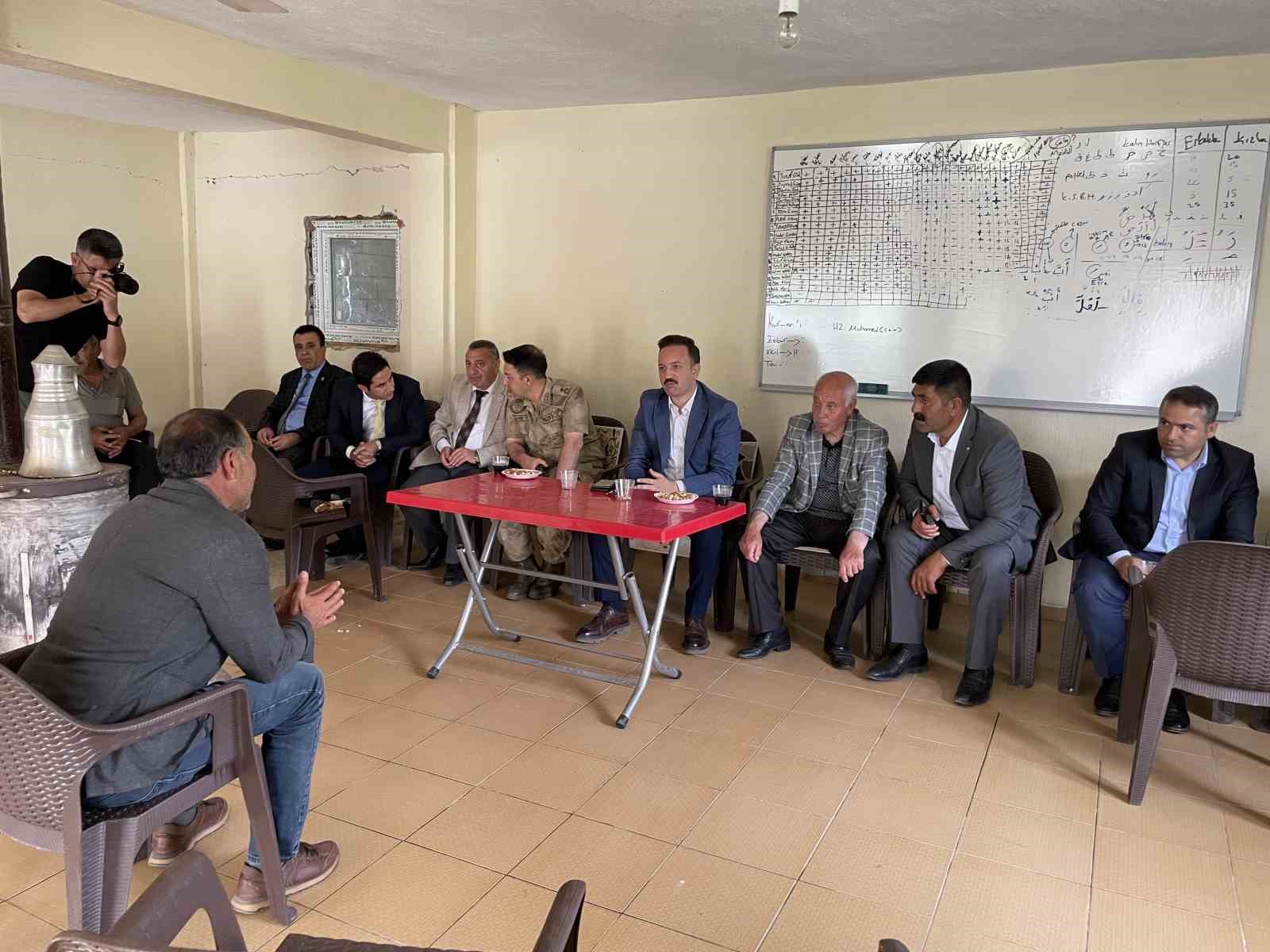 Malazgirt Kaymakamı Bayram k&ouml;y ziyaretlerine devam ediyor
