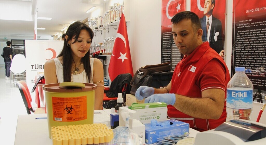 DPÜ’de kök hücre ve kan bağışı konferansı
