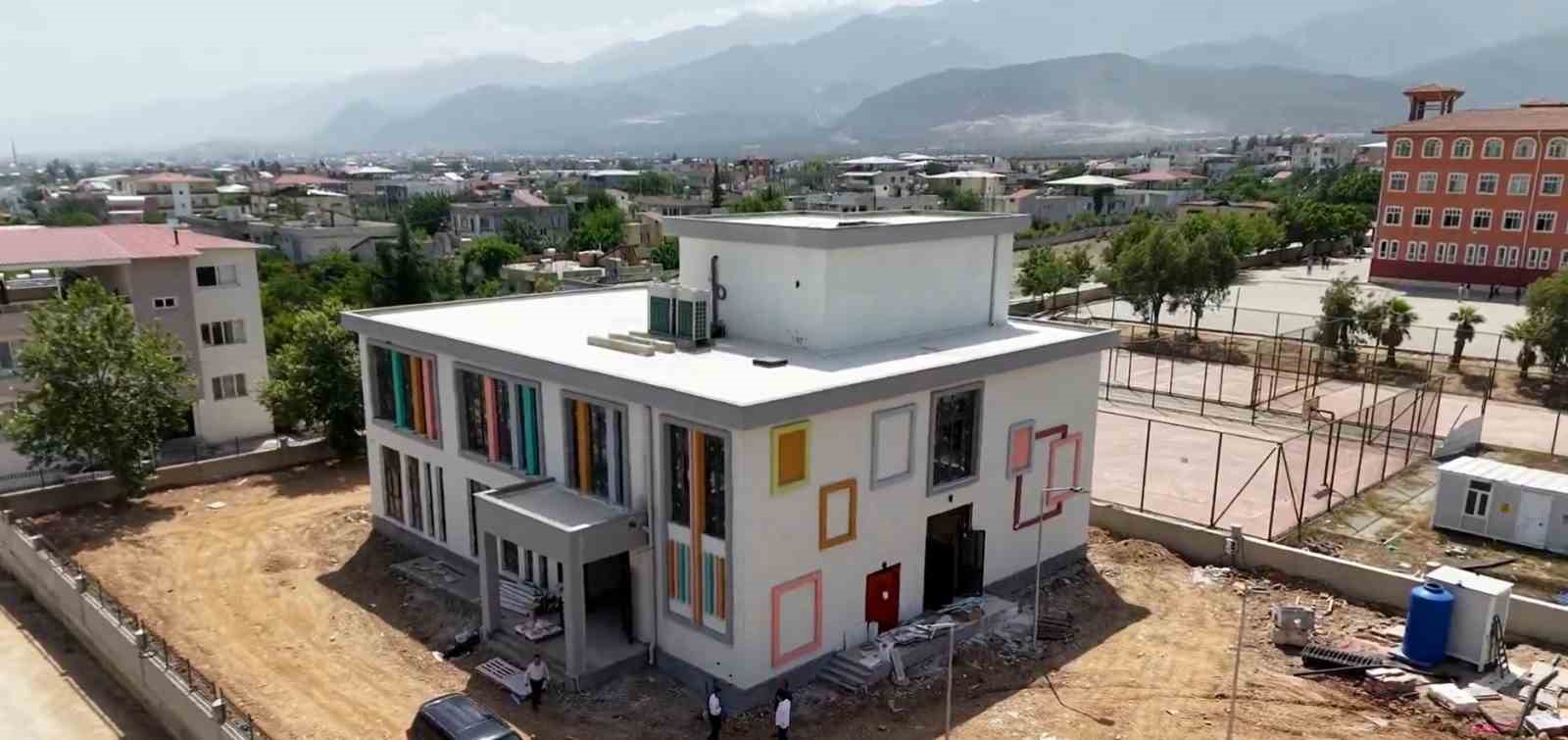 Hassa’da depremin ardından inşa edilen eğitim yuvaları mest ediyor
