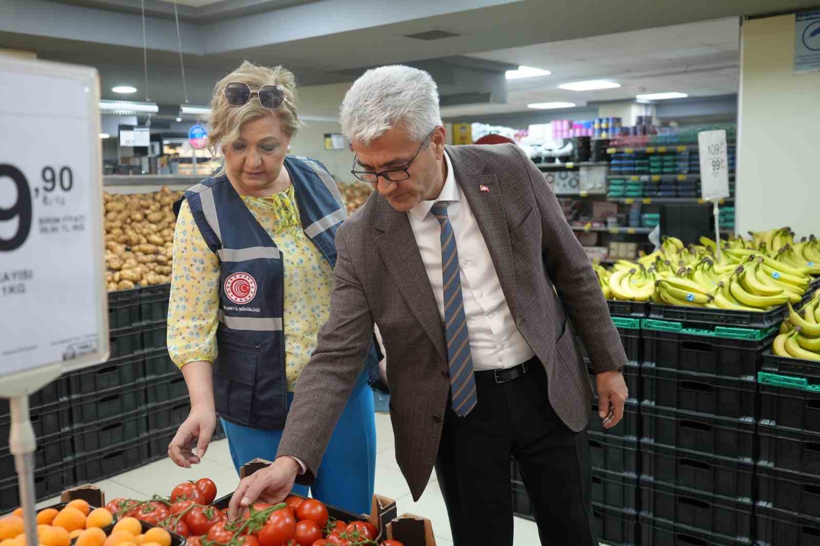 Antalya&rsquo;da bayram &ouml;ncesi marketlerde etiket denetimi
