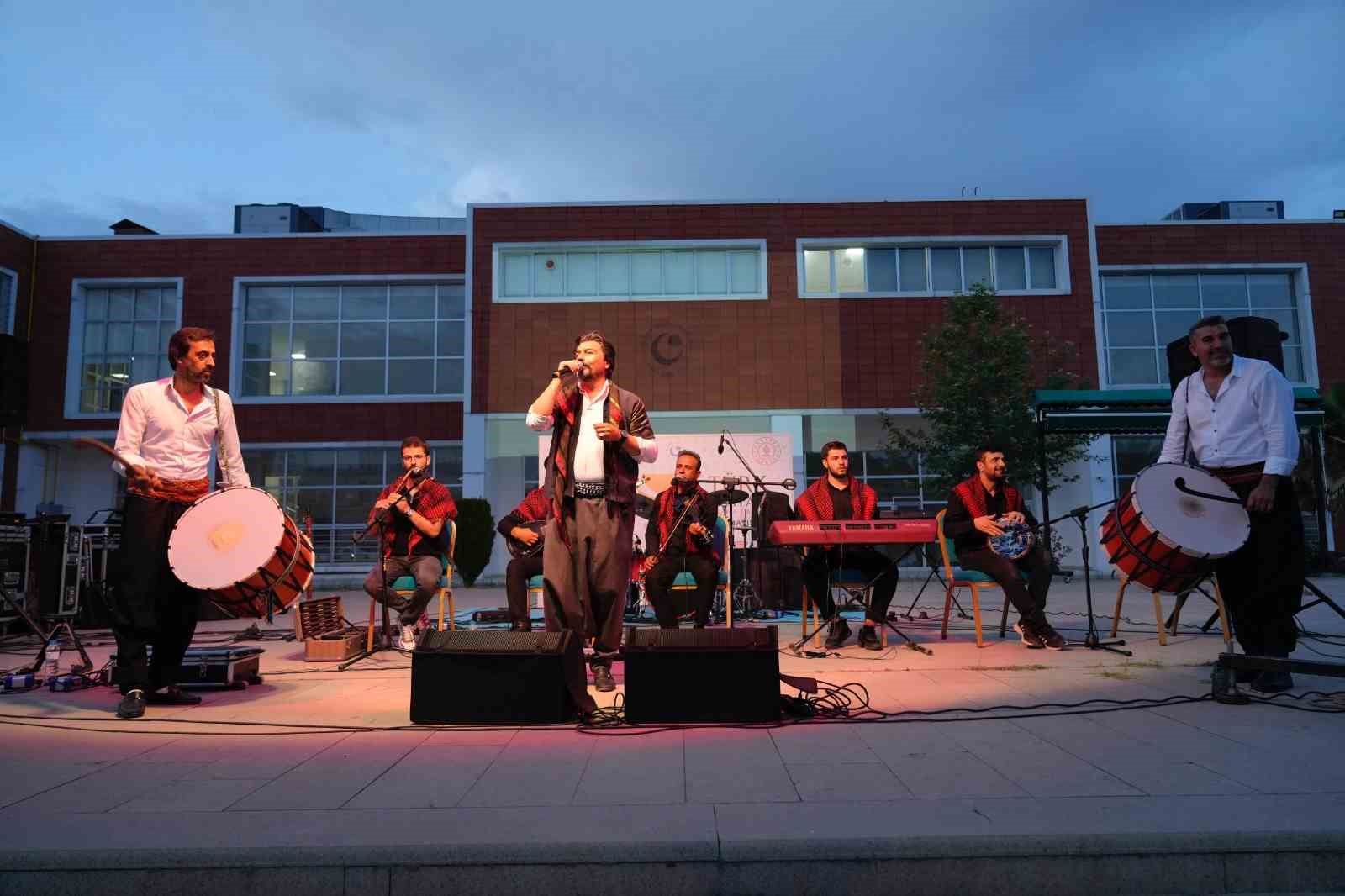 Adıyaman &Uuml;niversitesi&rsquo;nde bahar şenliği
