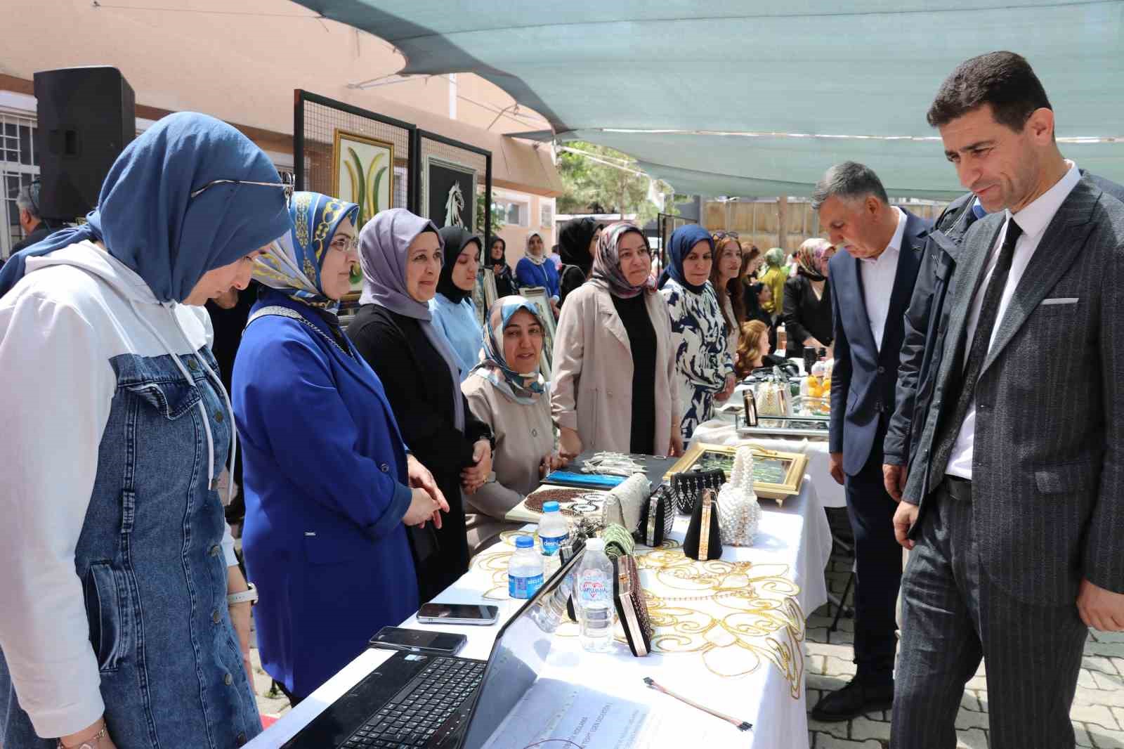 Van&rsquo;da yılsonu sergisi
