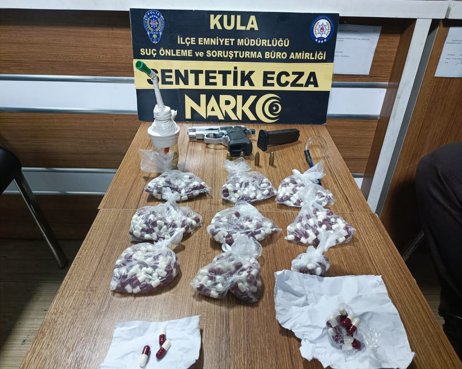 Kula’da 479 sentetik hap ele geçirildi