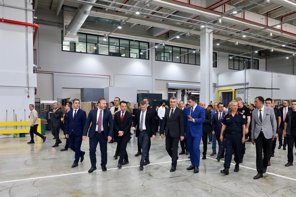 Vali Toros&rsquo;un katılımıyla THY&rsquo;nin kargo tesisi hizmete a&ccedil;ıldı
