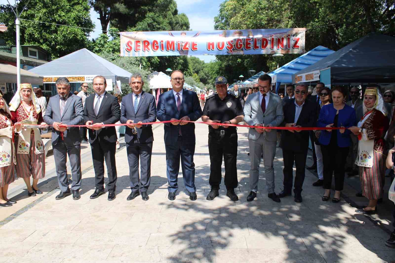 Aydınlı kursiyerler, el emeği ürünlerini görücüye çıkarttı