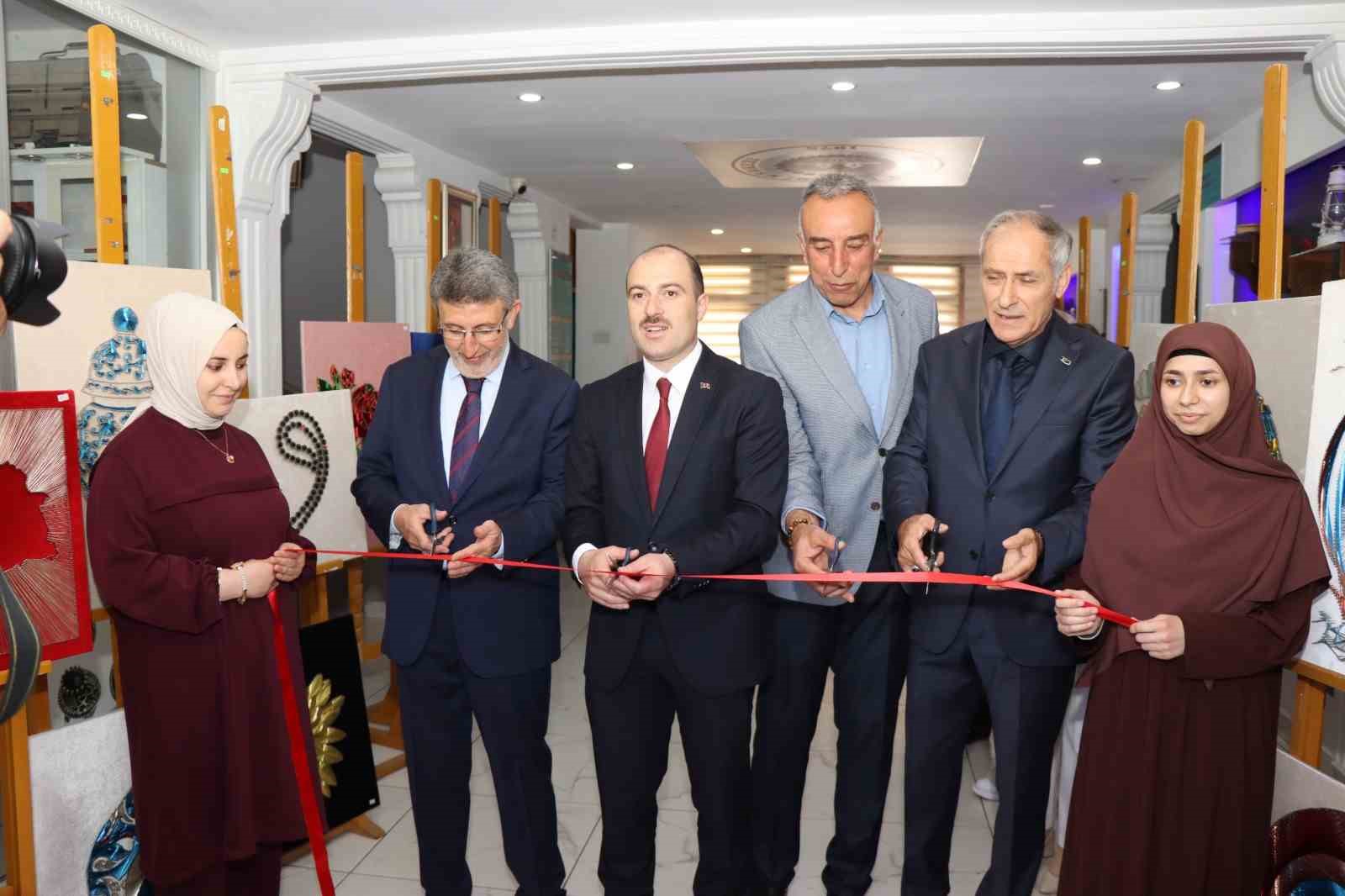 El emeği göz nuru emeklerini sergilediler