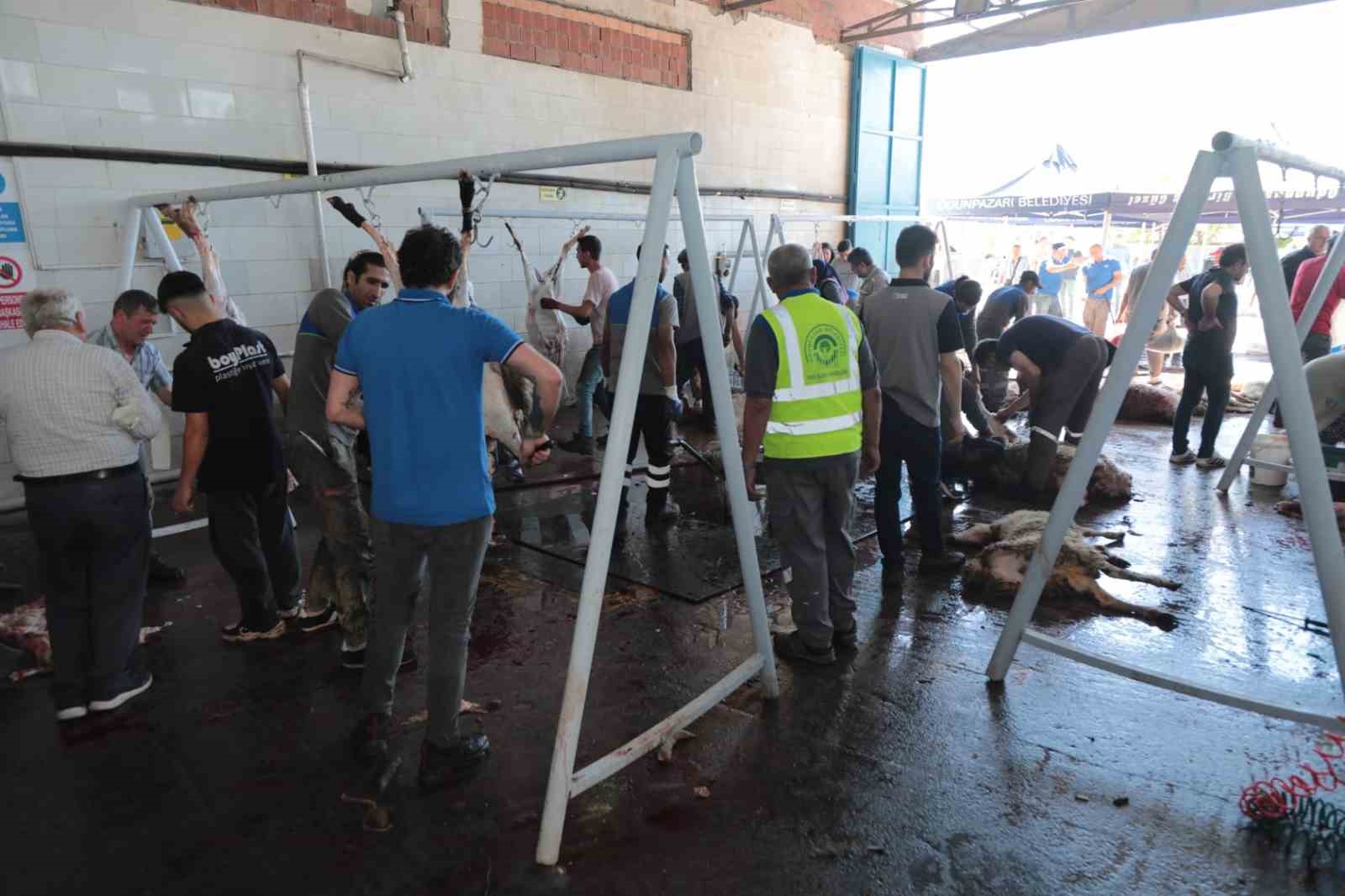 Odunpazarı Belediyesi’nden ücretsiz ve hijyenik kurban kesim hizmeti