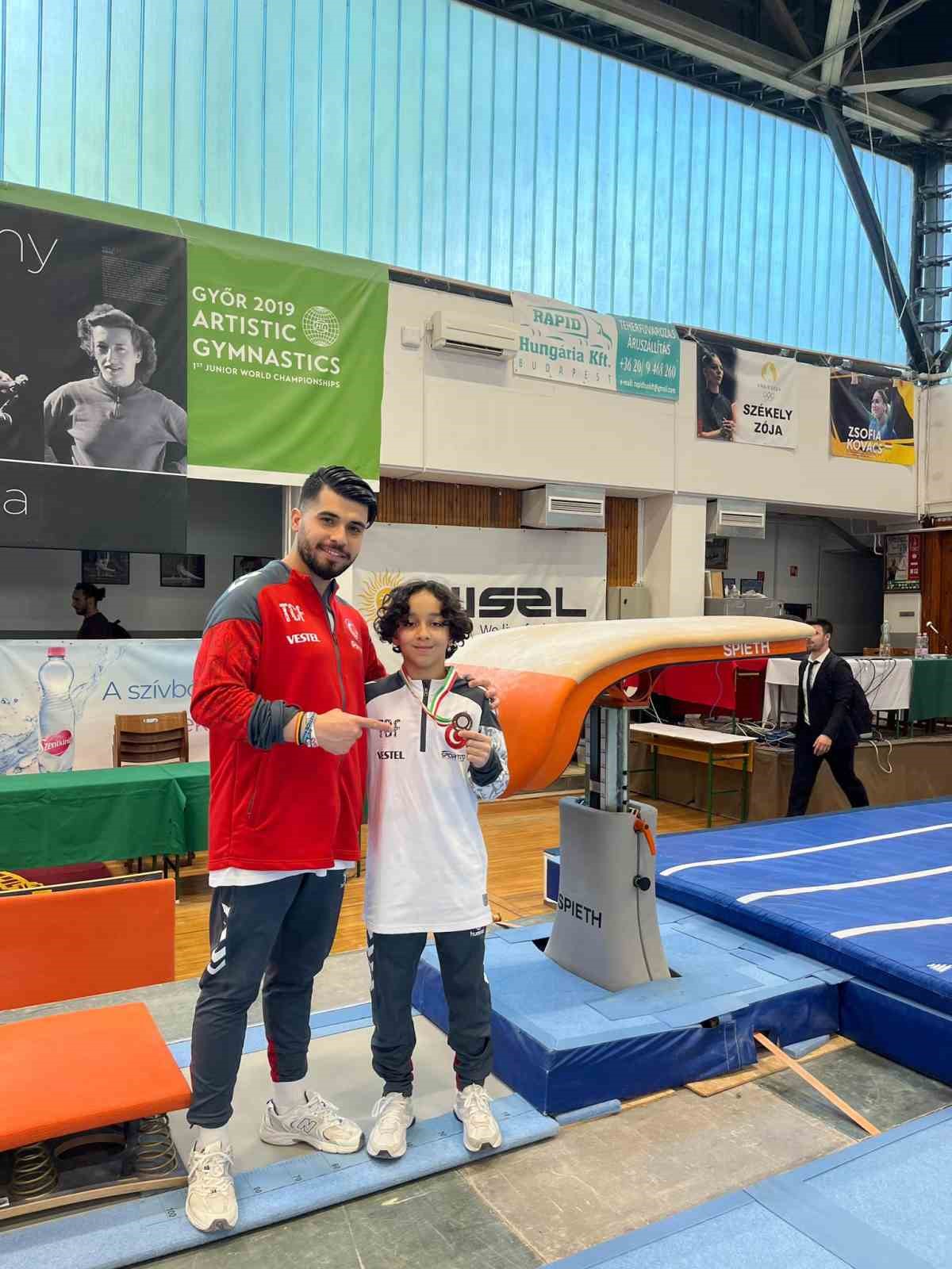 Kayserili jimnastikçiler Macaristan’da kürsüye çıktı