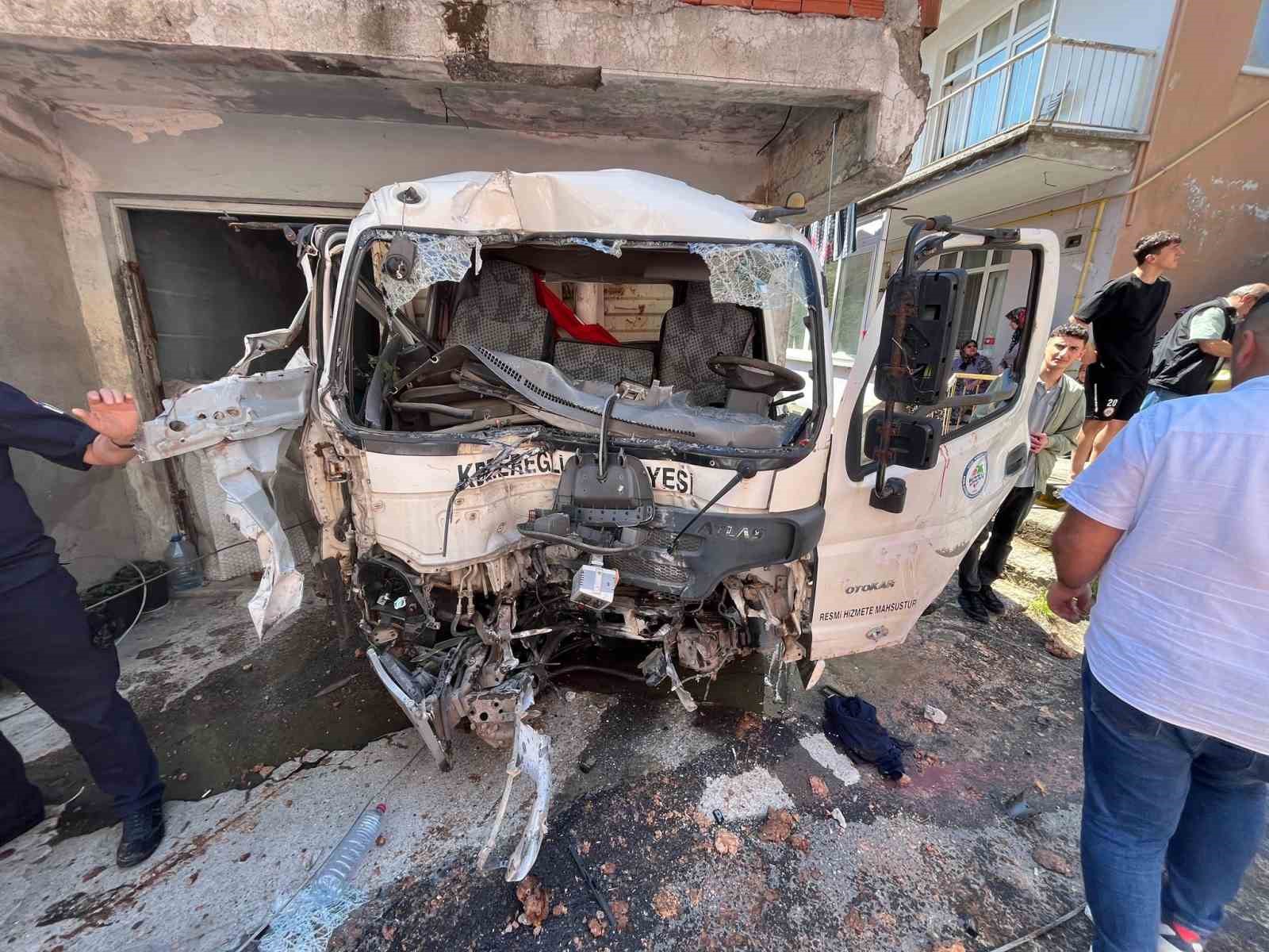 Belediye çalışanları faciadan döndü