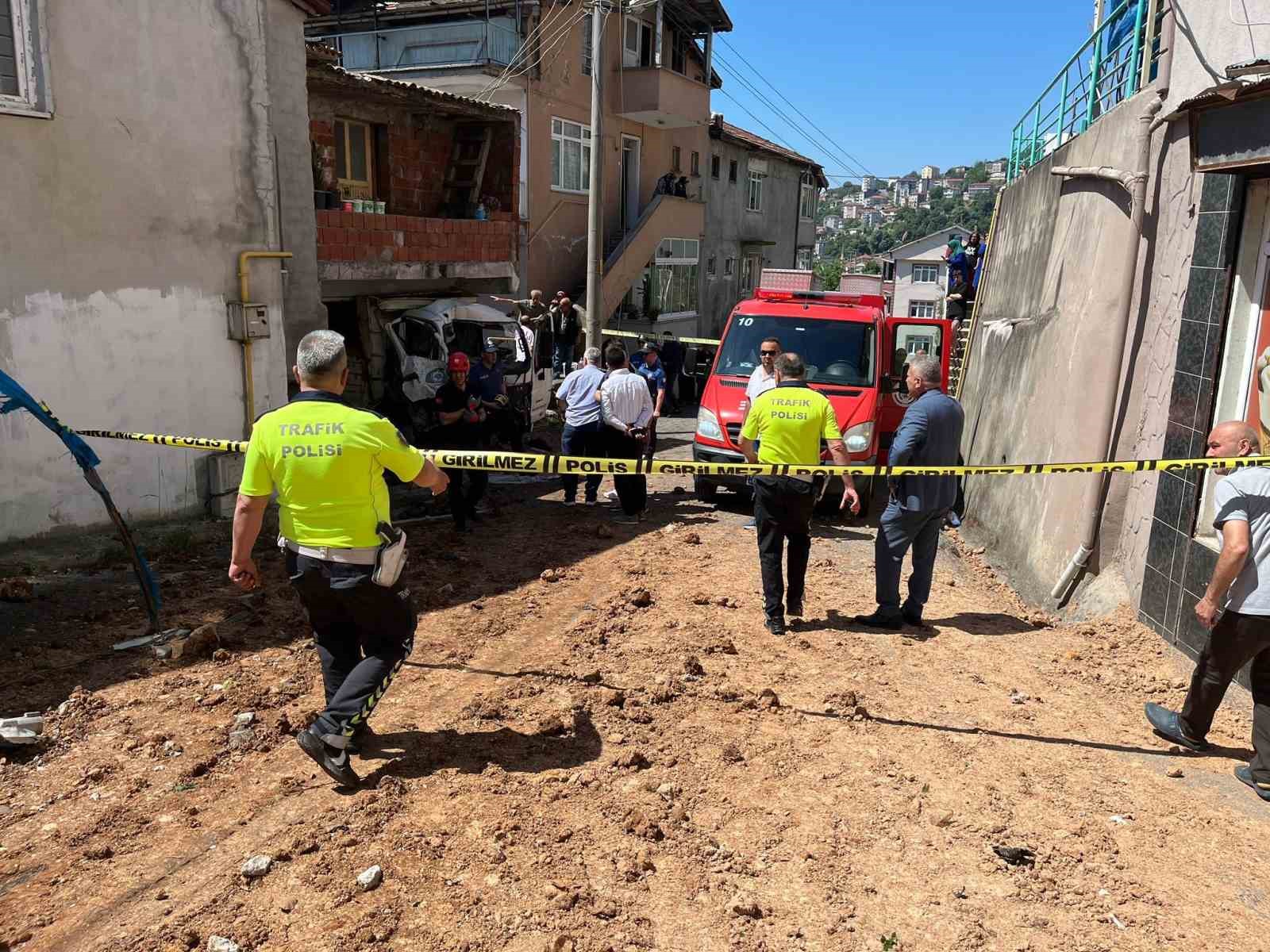 Belediye &ccedil;alışanları faciadan d&ouml;nd&uuml;
