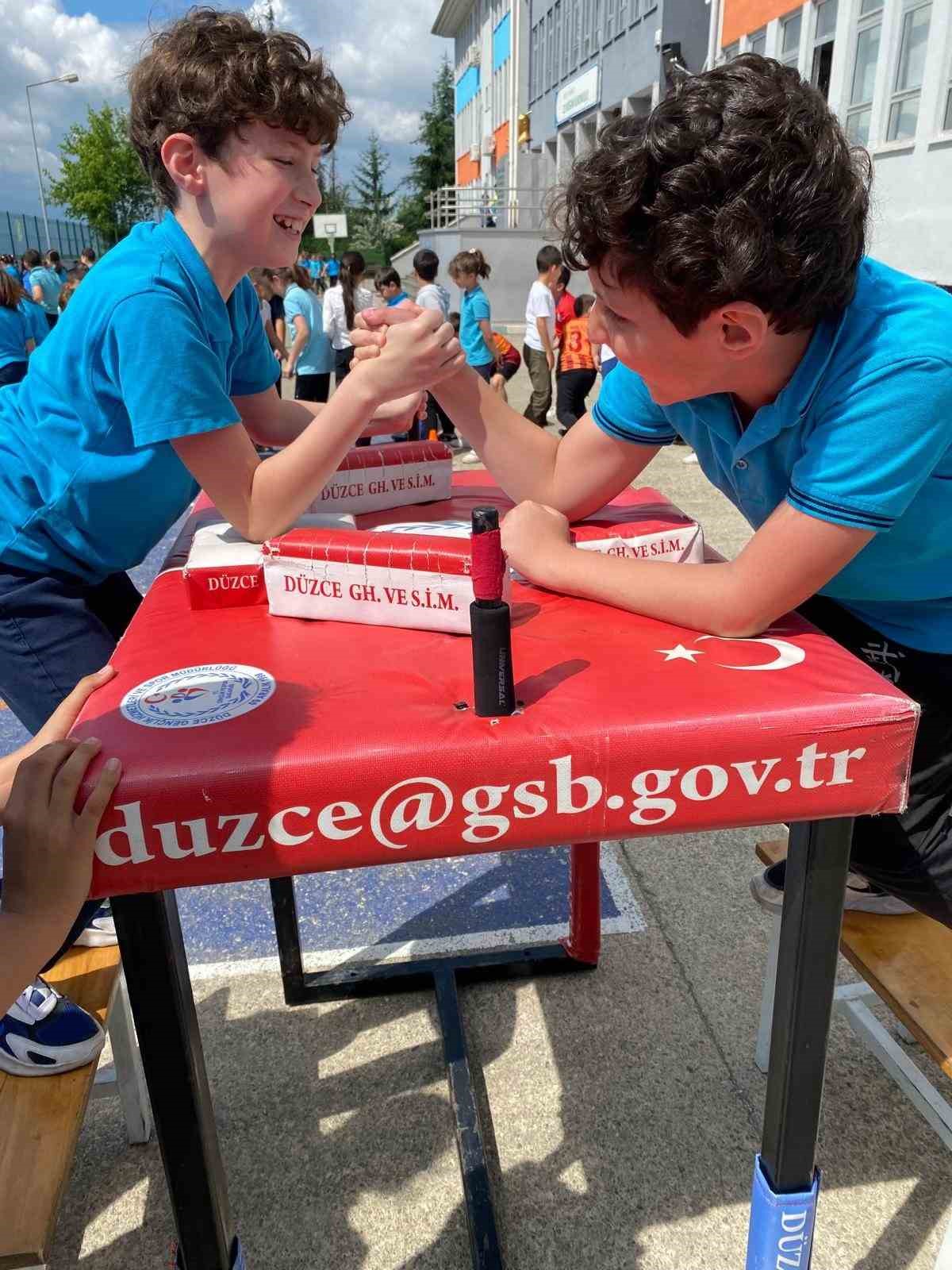İFET etkinliği devam ediyor
