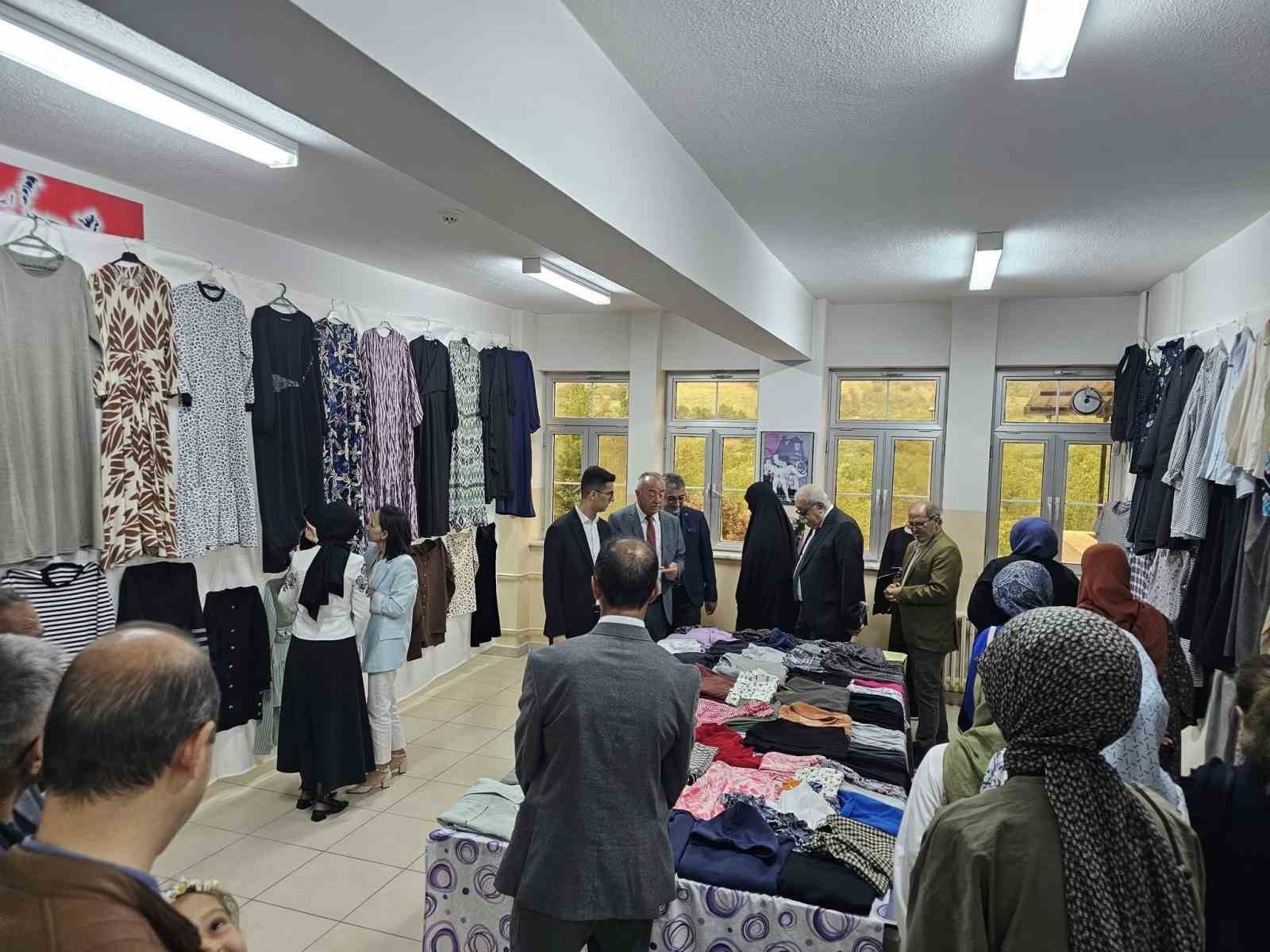 Şaphane Karamanca köyünde sergi açılışı
