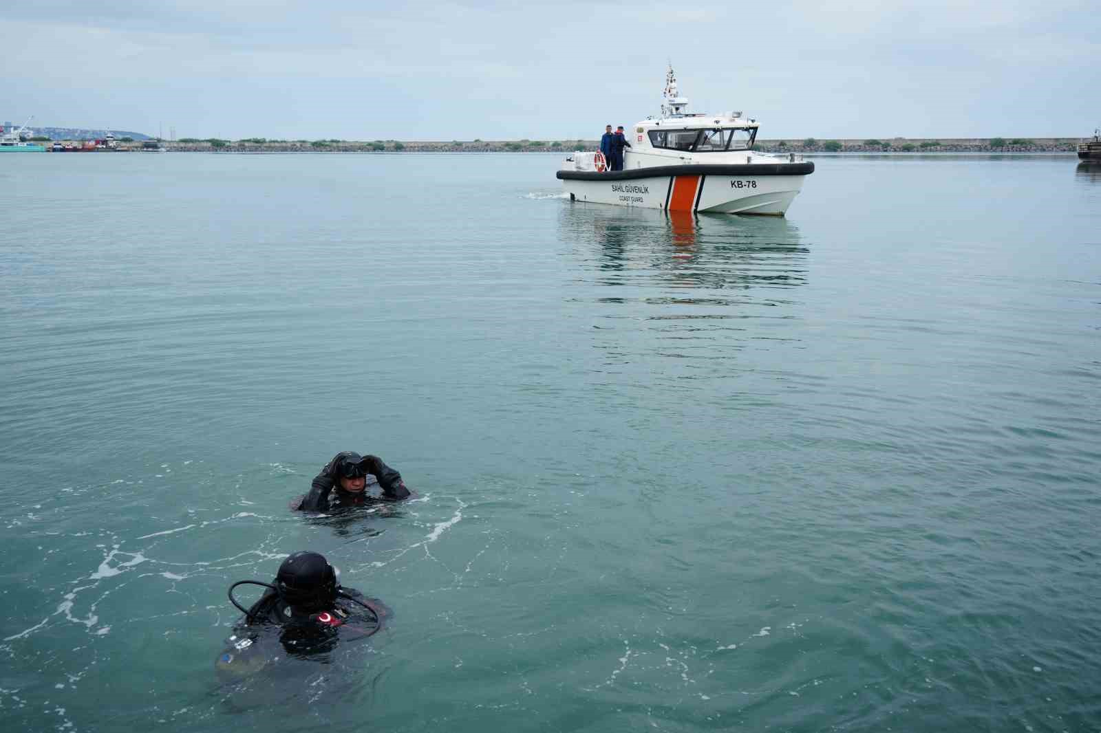 Denizden çıkan atıklar minikleri de şaşırttı: Lastik tekerlekler, teneke kutular