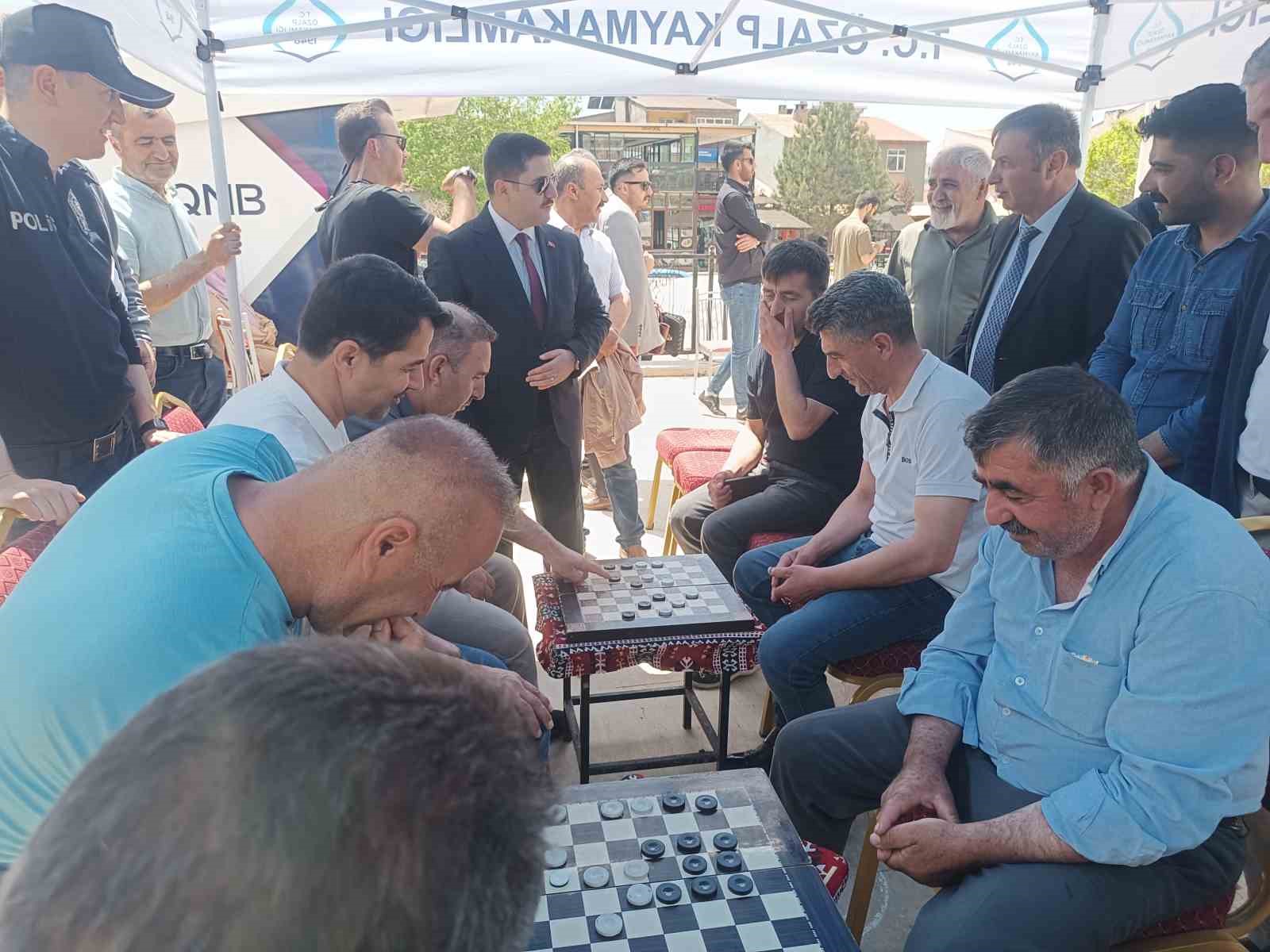 Özalp’te "Dama Turnuvası" sona erdi
