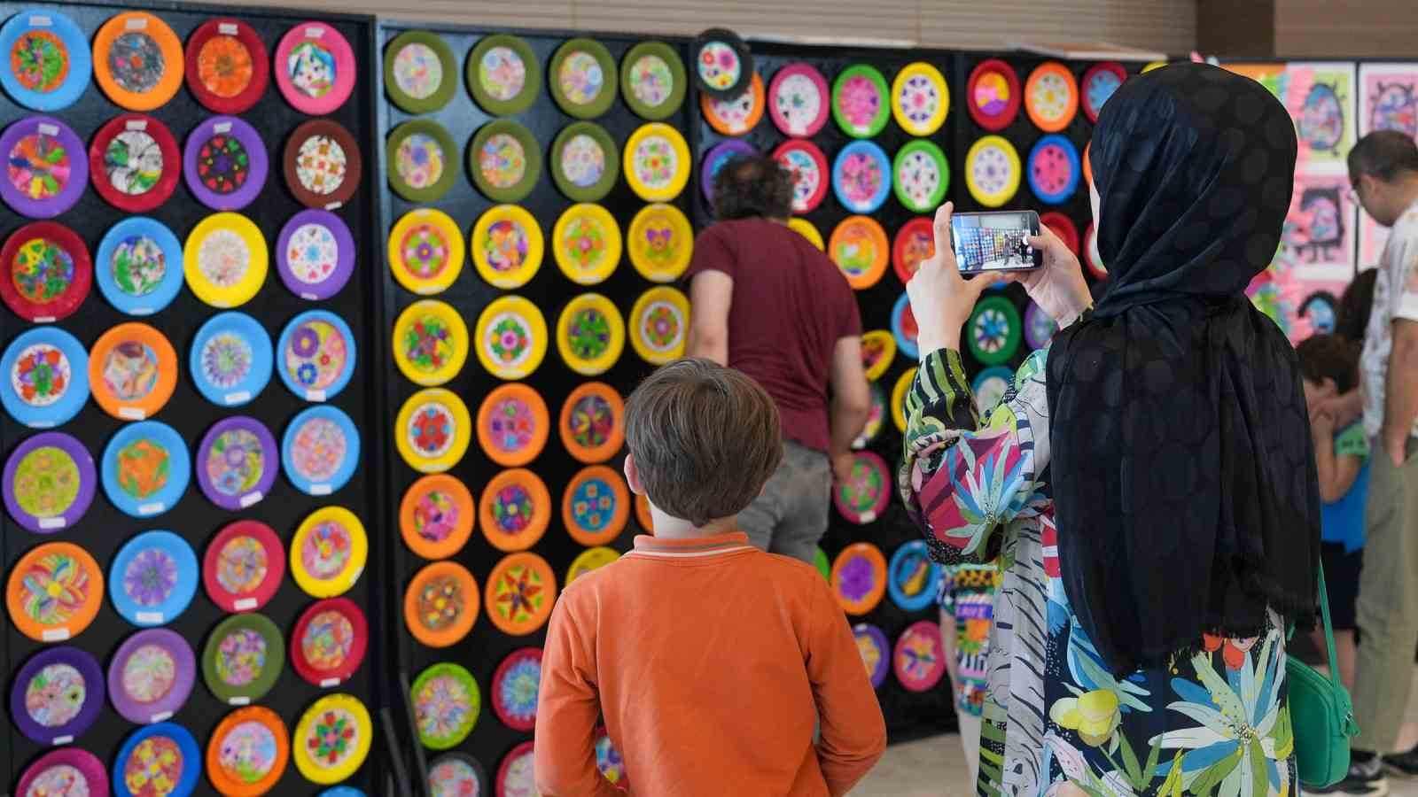 Minik ellerin h&uuml;nerleri sergide g&ouml;r&uuml;c&uuml;ye &ccedil;ıktı
