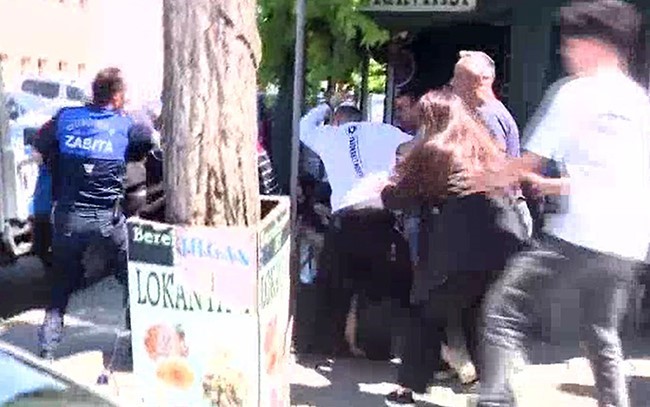 Güngören’de iş yerinde yaşanan patlama sonrası gazetecilere saldırı