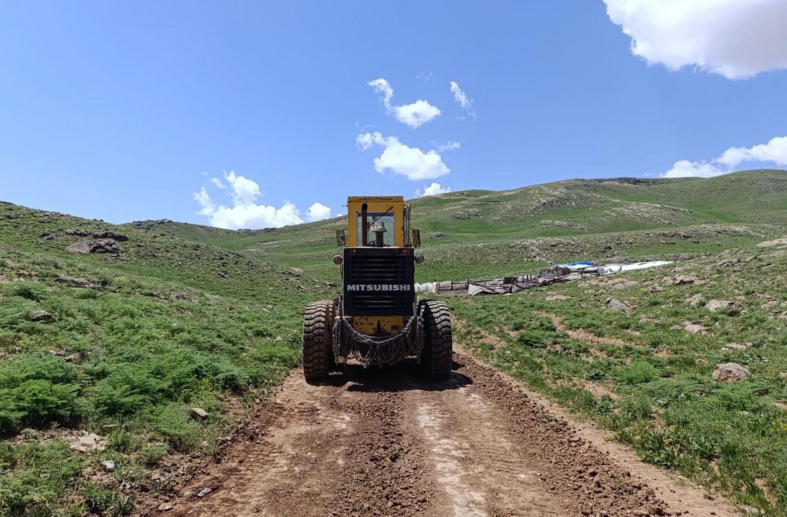 Van B&uuml;y&uuml;kşehir Belediyesi kent merkezi ve kırsalda &ccedil;alışmalarını s&uuml;rd&uuml;r&uuml;yor
