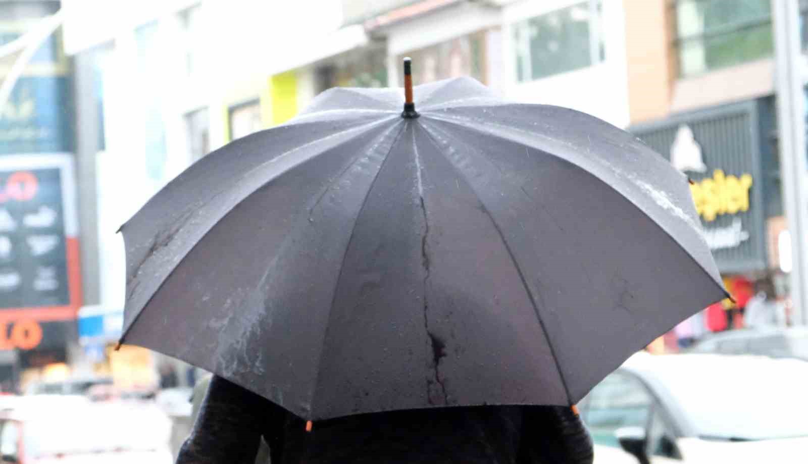 Denizli’de sıcaklar yerini yağışa bırakıyor