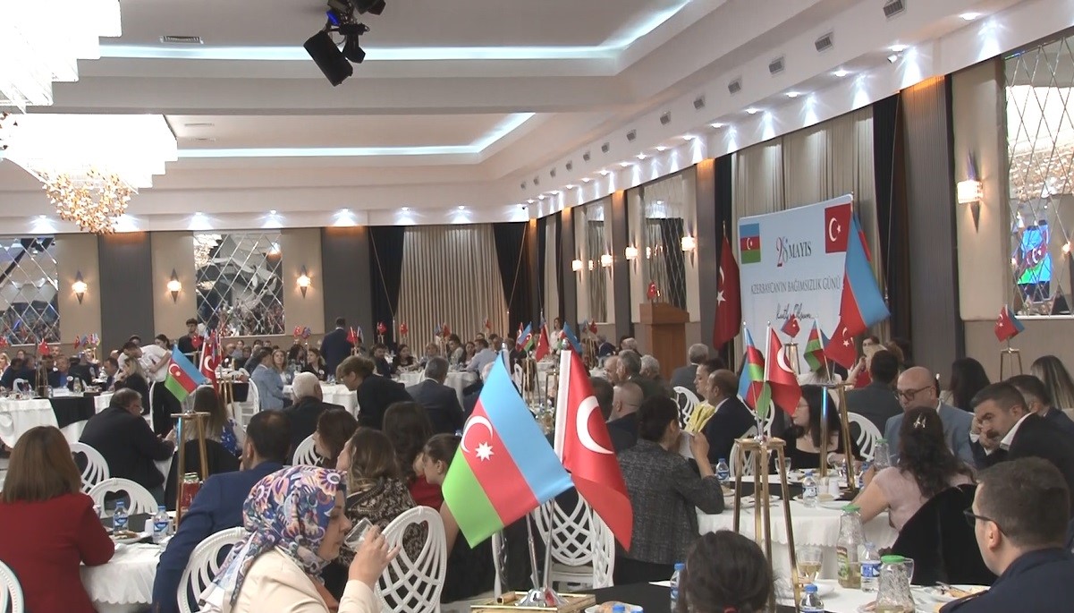 Kars&rsquo;ta Azerbaycan Bağımsızlık G&uuml;n&uuml; etkinliği
