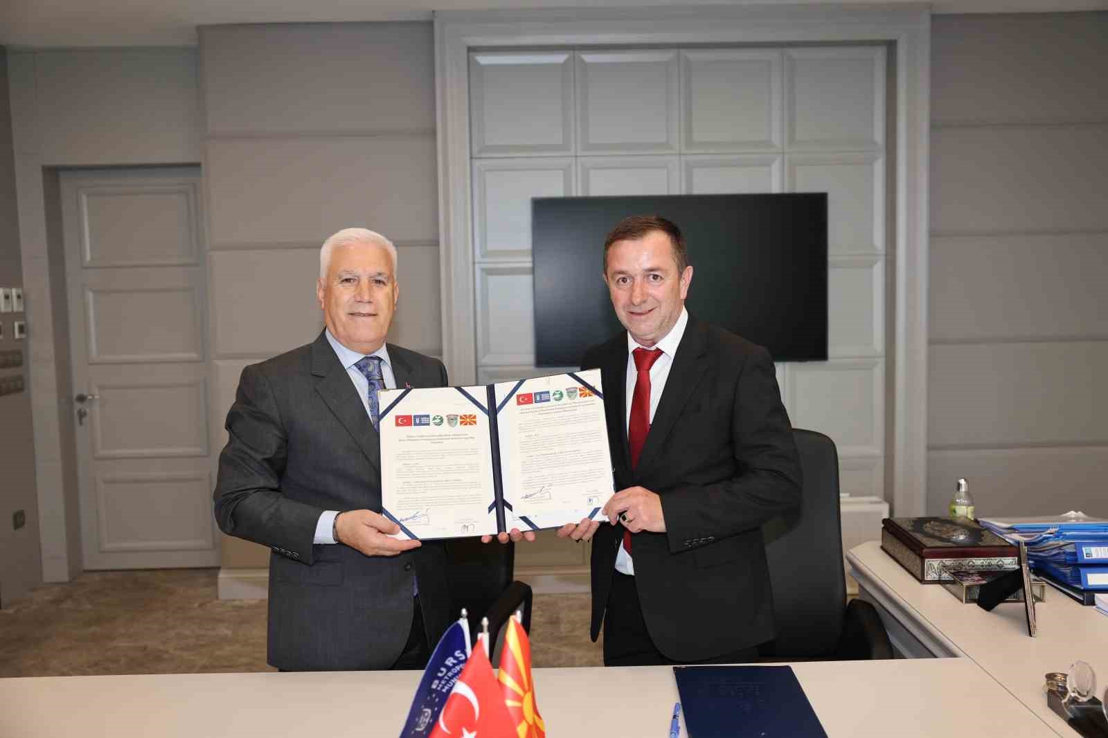 B&uuml;y&uuml;kşehir&rsquo;den Studeni&ccedil;ani Belediyesi&rsquo;ne &ccedil;&ouml;p kamyonu desteği
