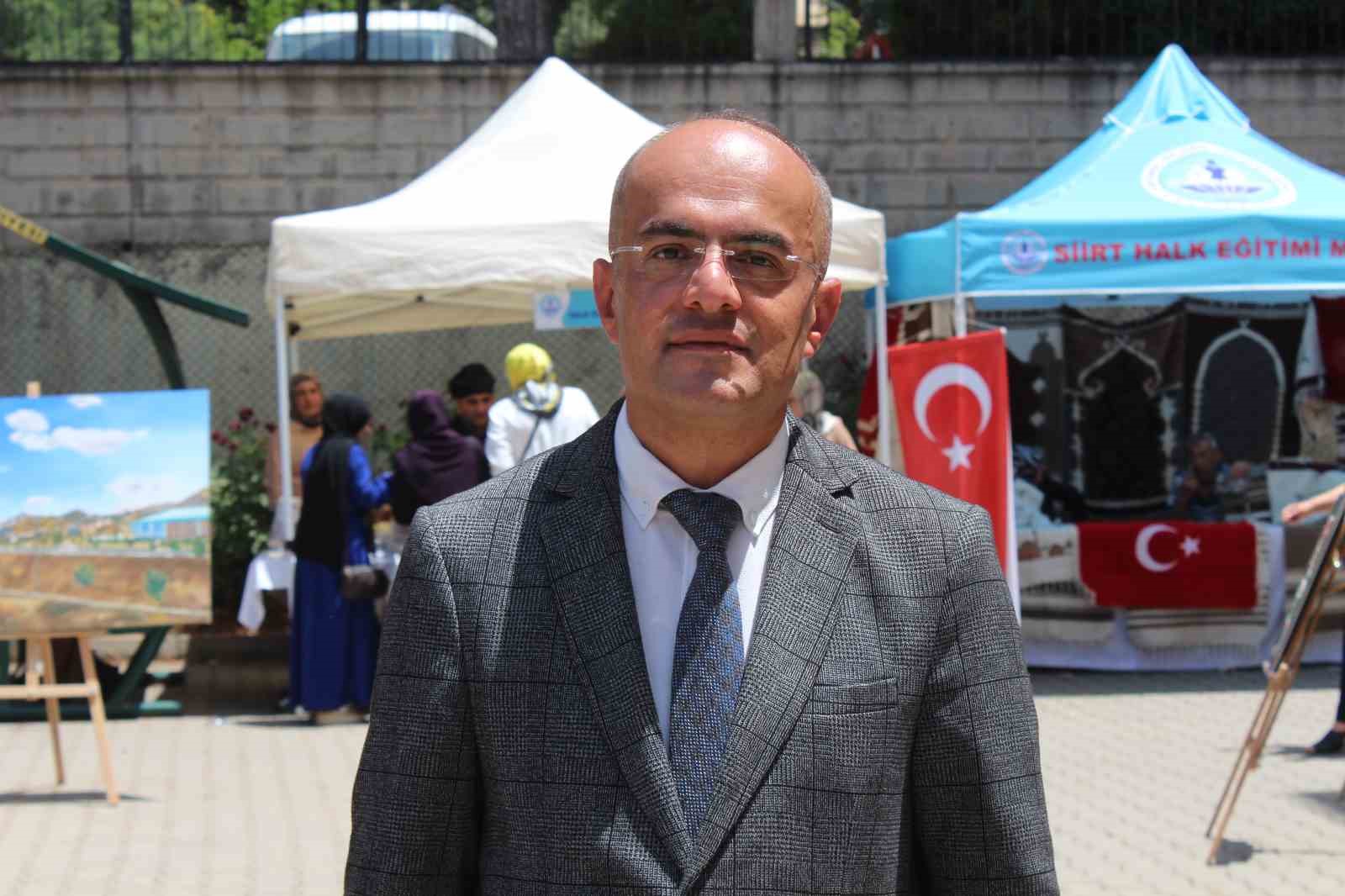 Siirt’te kursiyerler el emeği ürünlerini sergiledi
