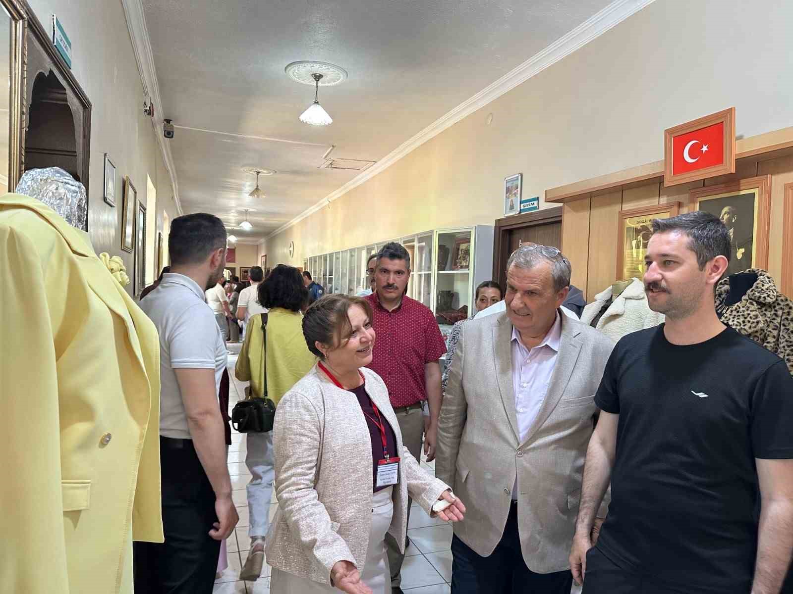 Yenice’de yılsonu sergisi yoğun ilgi gördü