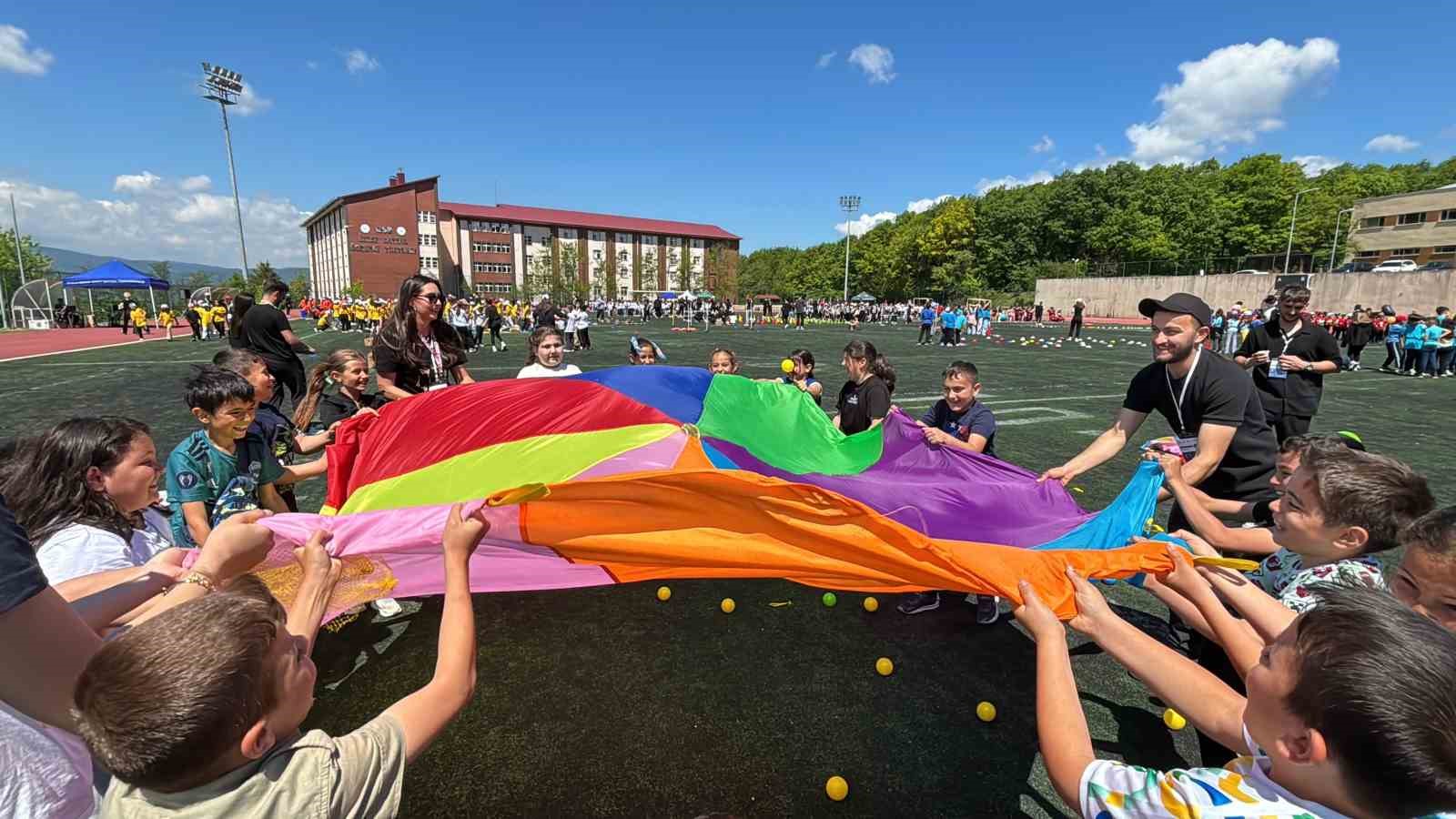 Bolu’da 850 minik öğrenci hem eğlendi hem de öğrendi