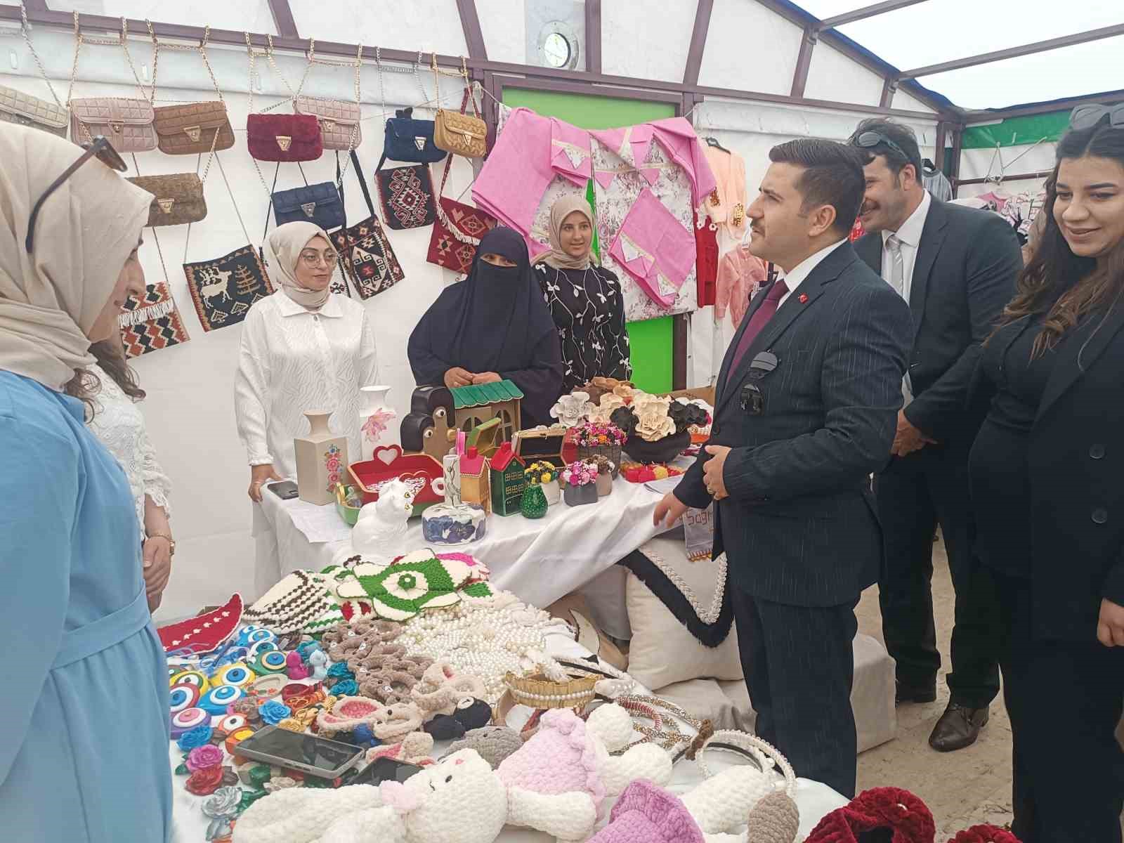 Özalp’te yılsonu sergisi