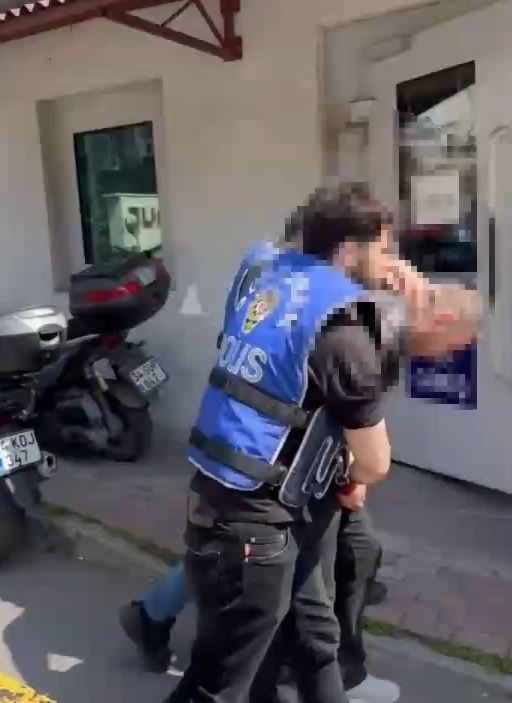 Güngören’de gazeteciye saldıran şüpheliler hakkında soruşturma başlatıldı