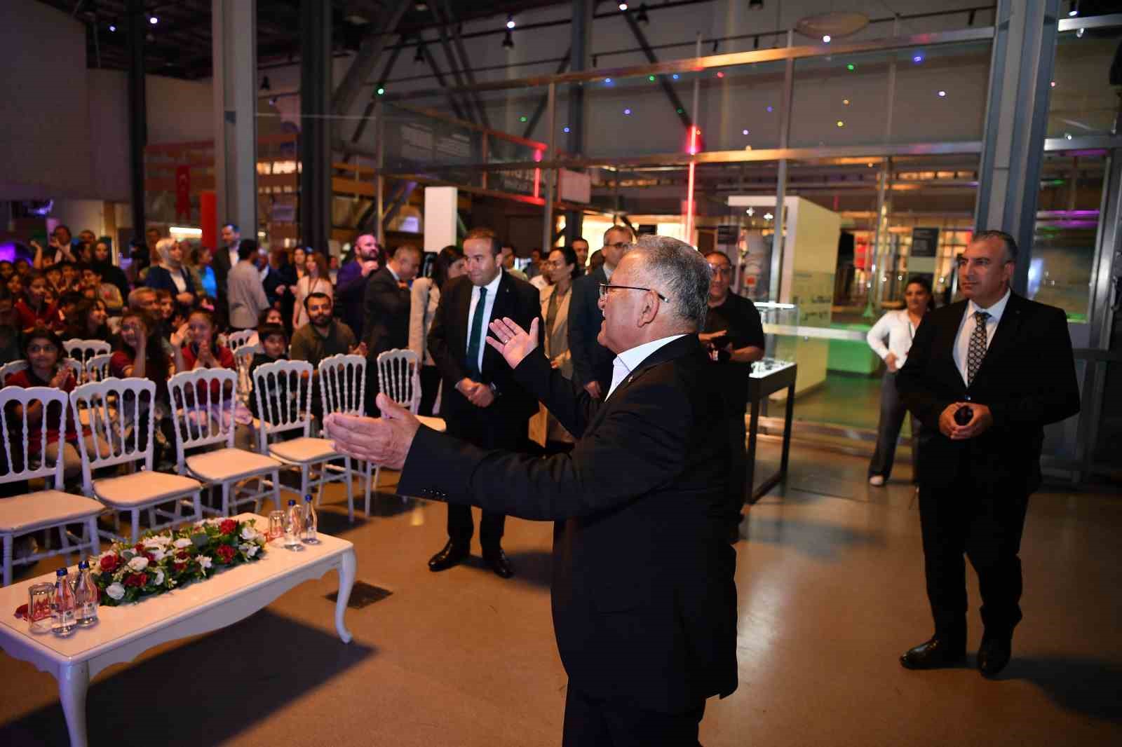 Başkan Büyükkılıç’tan bilime ve tarihe iz bırakan açılış