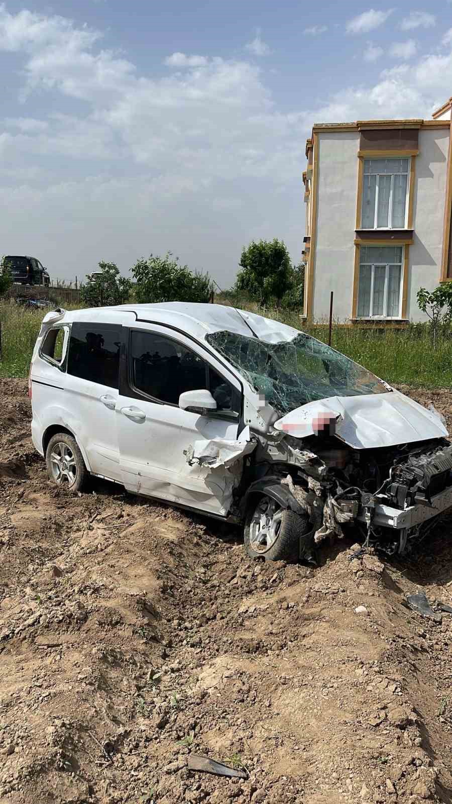 Batman’da kamyonet şarampole yuvarlandı: 2 yaralı