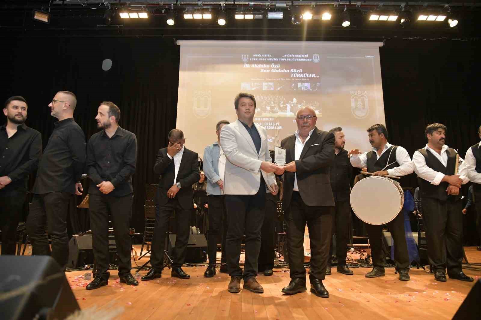 MSKÜ’de Türkü Gecesi: Köksal Ertaş ve Kırşehir Abdalları sahne aldı
