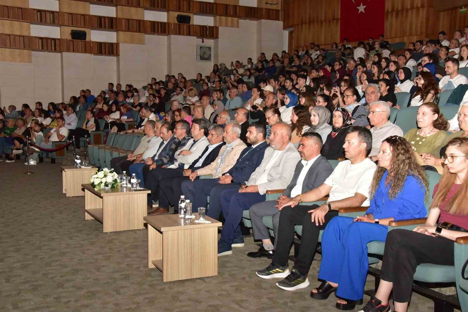 MSK&Uuml;&rsquo;de T&uuml;rk&uuml; Gecesi: K&ouml;ksal Ertaş ve Kırşehir Abdalları sahne aldı
