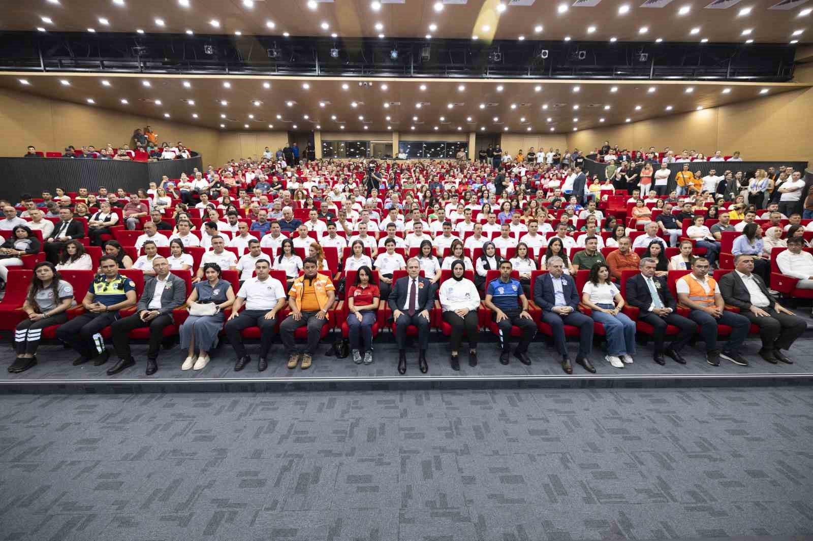 Başkan Se&ccedil;er: "En m&uuml;kemmel hizmeti yapmak zorundayız"
