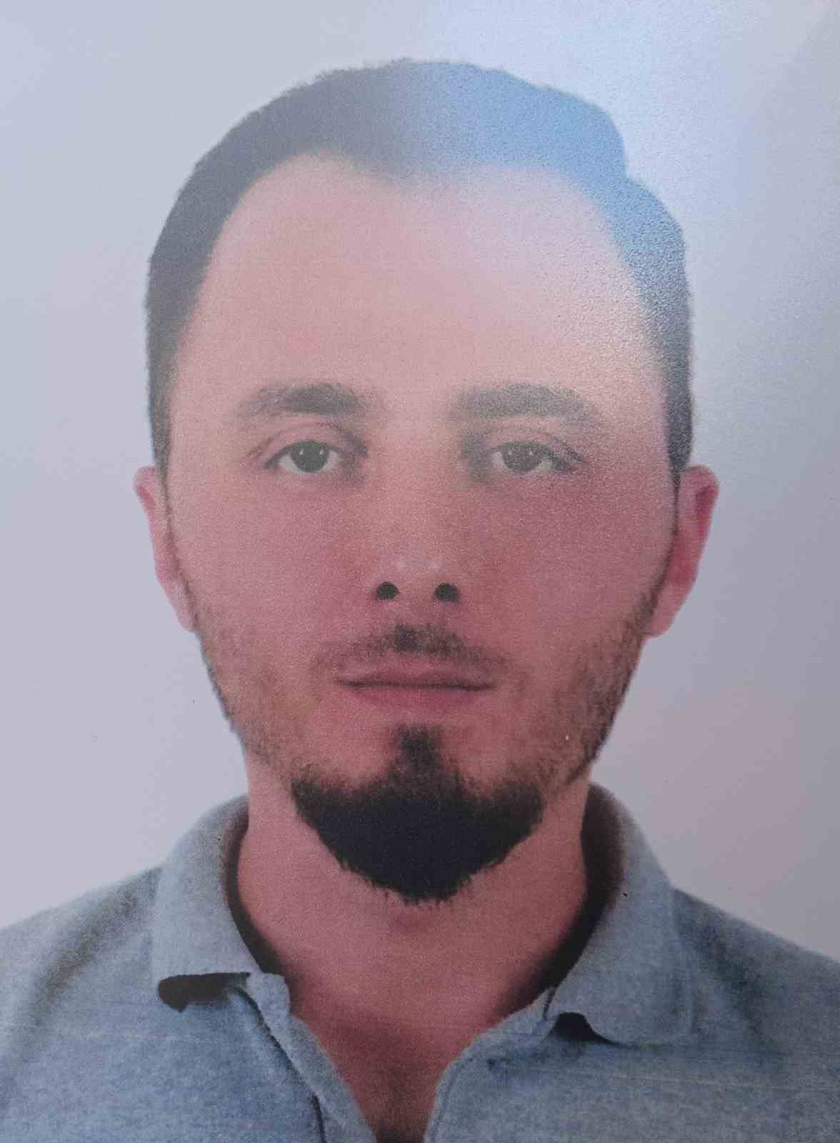 Beton kemerin &uuml;zerlerine devrilmesi sonucu hayatını kaybeden &ccedil;ift son yolculuklarına uğurlandı
