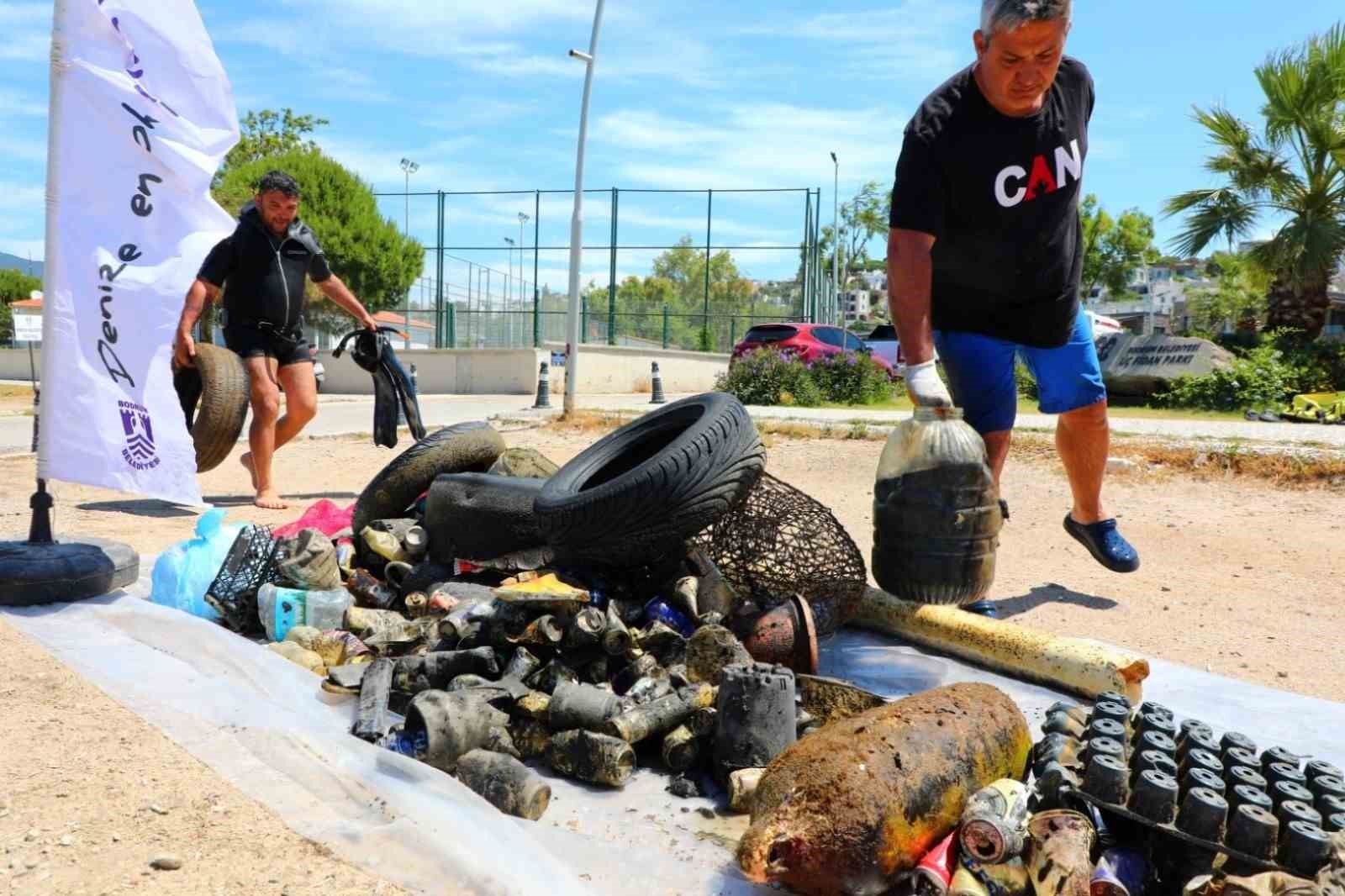 Üçüncü etap deniz dibi temizliği Bitez’de yapıldı
