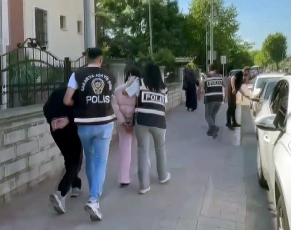 Sakarya&rsquo;da otele fuhuş baskını: 3 tutuklama
