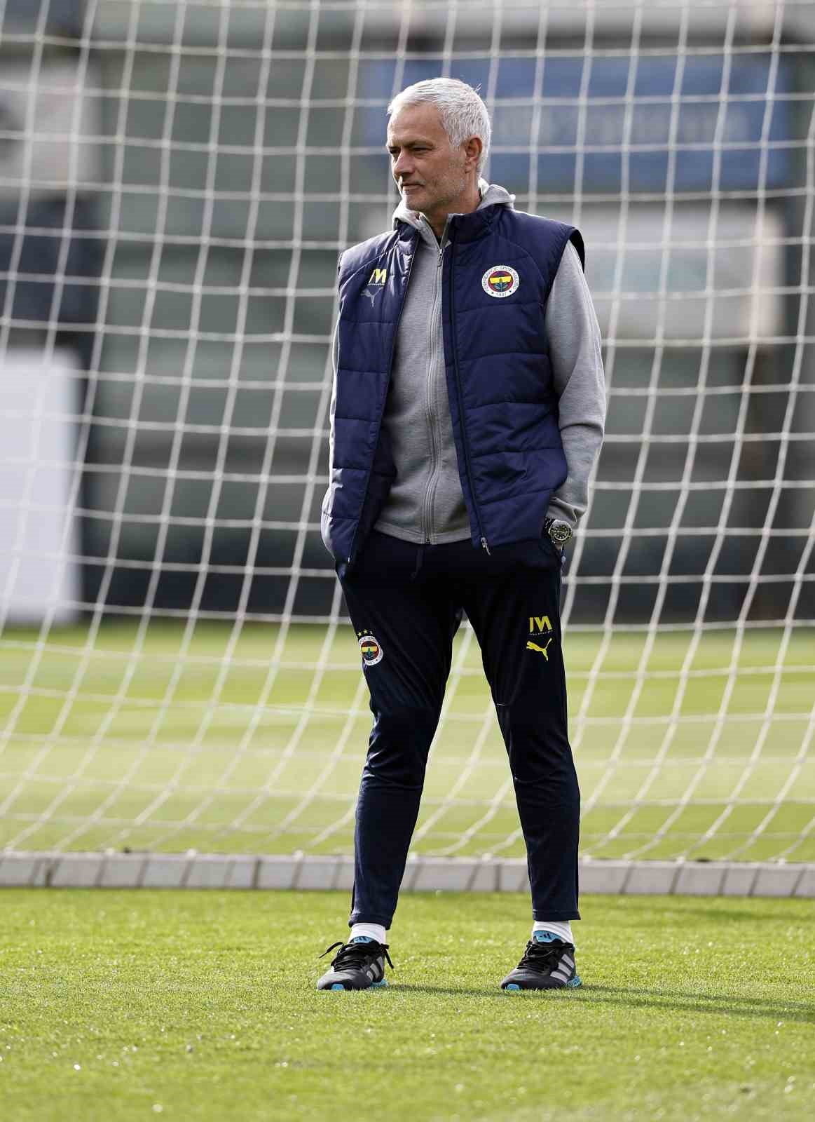 Fenerbah&ccedil;e, Konyaspor ma&ccedil;ı hazırlıklarına başladı
