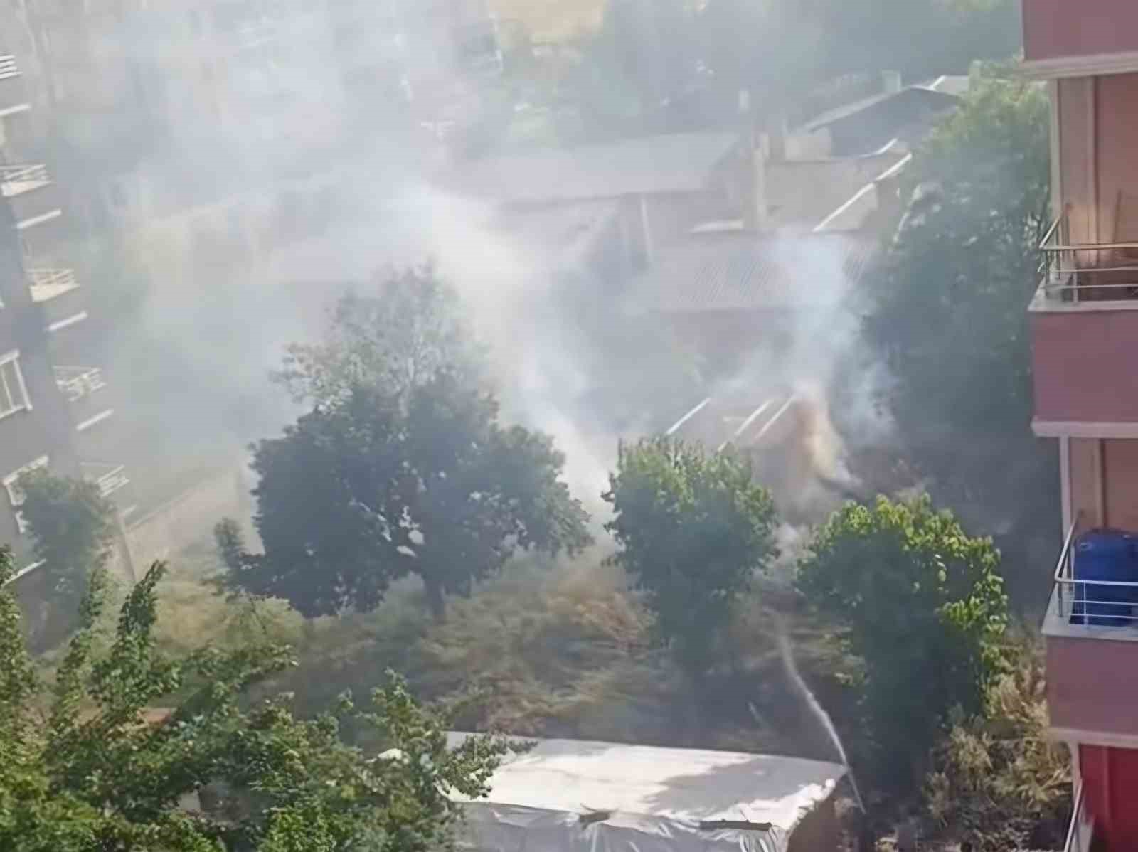 Siirt’te gecekondu yangını