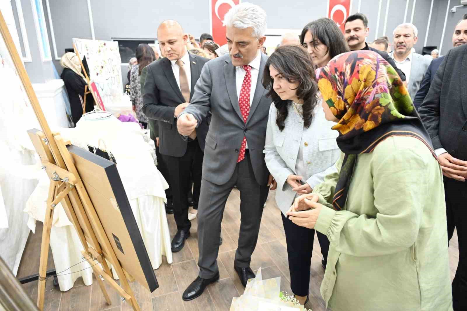 Kırıkkale Valisi Makas: "658 kursta 12 bin 500 Kırıkkaleli vatandaşımıza ulaştık"
