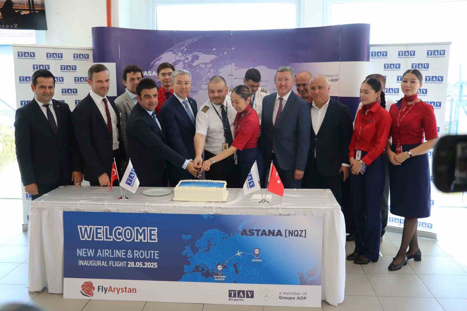 Gazipaşa-Alanya Havalimanı, FlyArsytan’ın ilk uçuşunu karşıladı