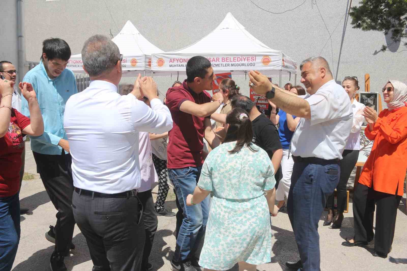 Afyonkarahisar&rsquo;da &ouml;zel y&uuml;reklerden anlamlı sergi
