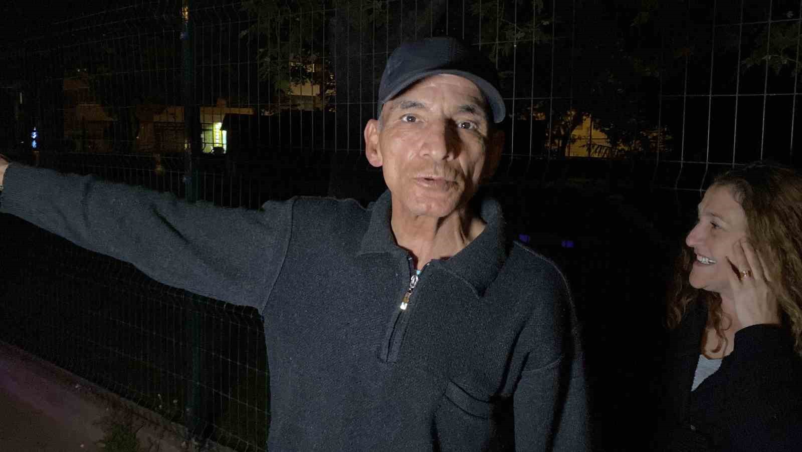 Otomobille ref&uuml;je dalan s&uuml;r&uuml;c&uuml; kaza sonrası aracı ve yaralıları bırakıp ka&ccedil;tı
