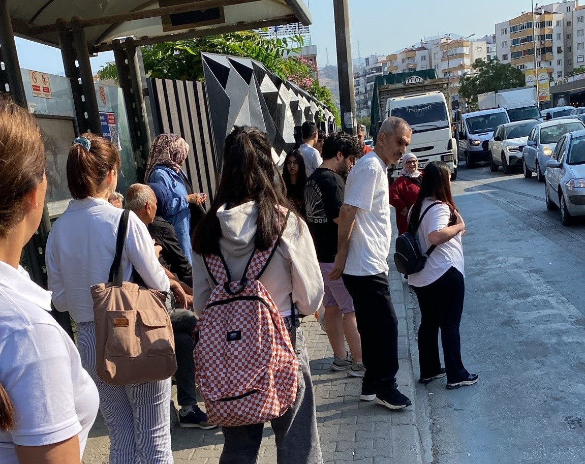 İzmir&rsquo;de grev başladı, ulaşımda aksamalar var
